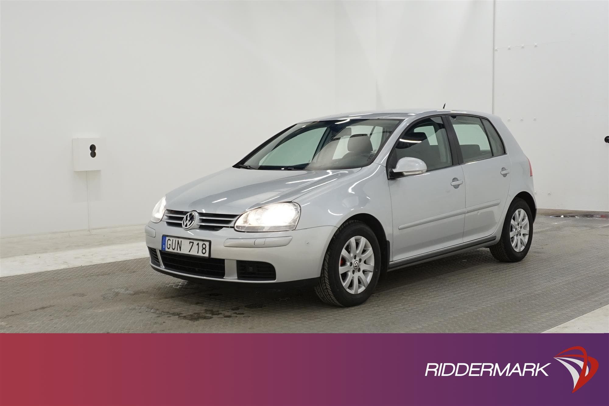 Volkswagen Golf 1.6 102hk
