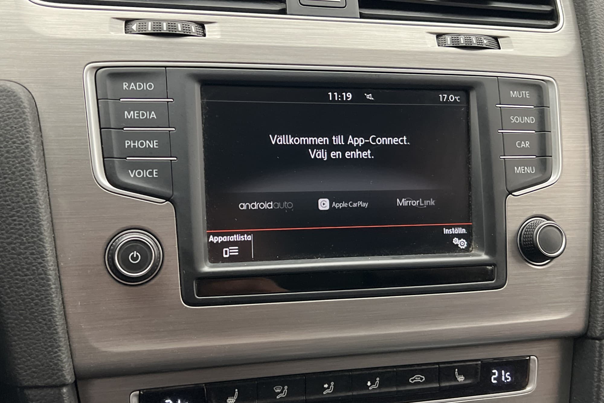Volkswagen Golf Sportscombi 110hk Värmare Dragkrok CarPlay
