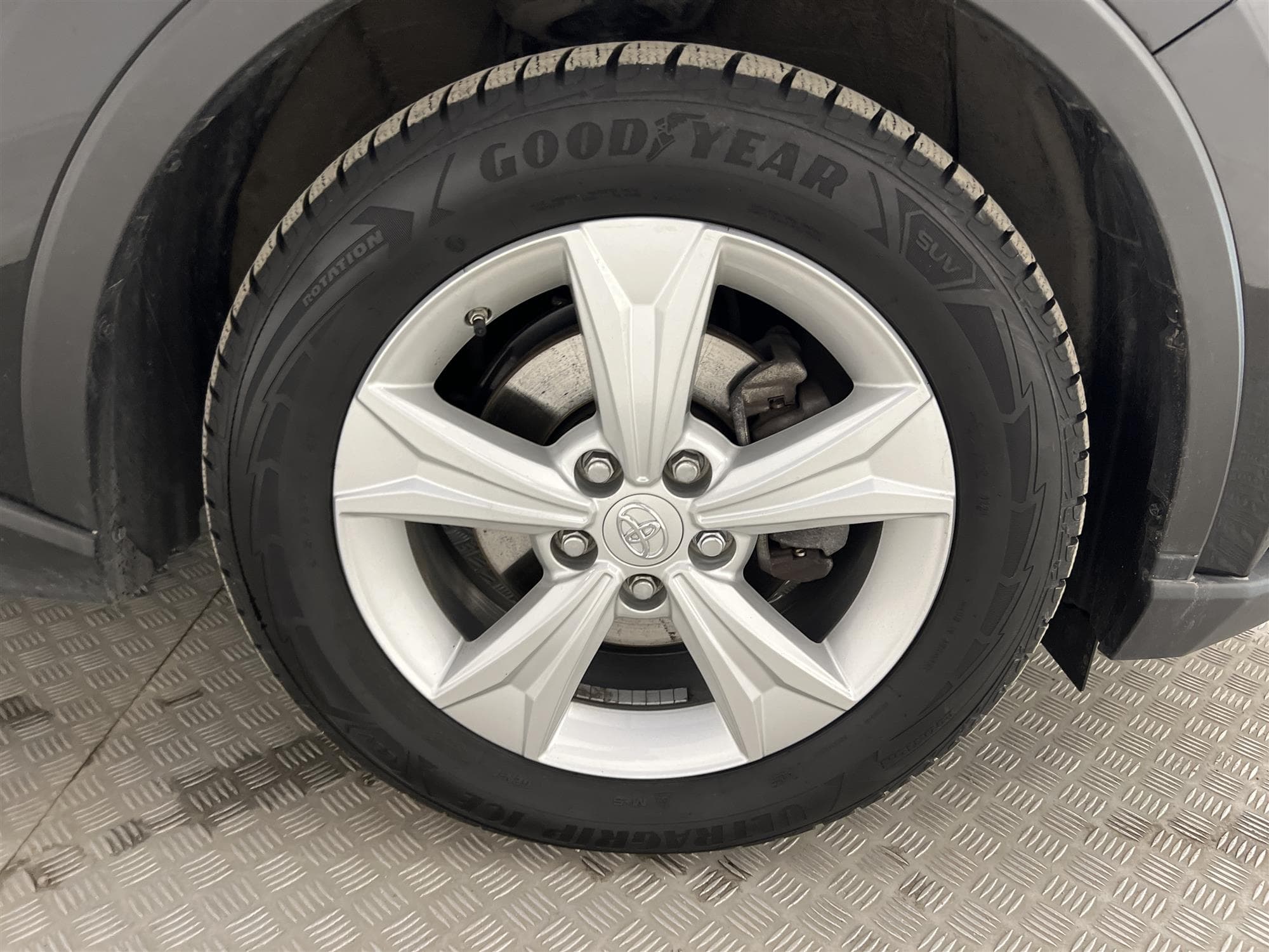 Toyota C-HR Hybrid CVT 184hk Executive JBL Navi Skinn B-Kam
