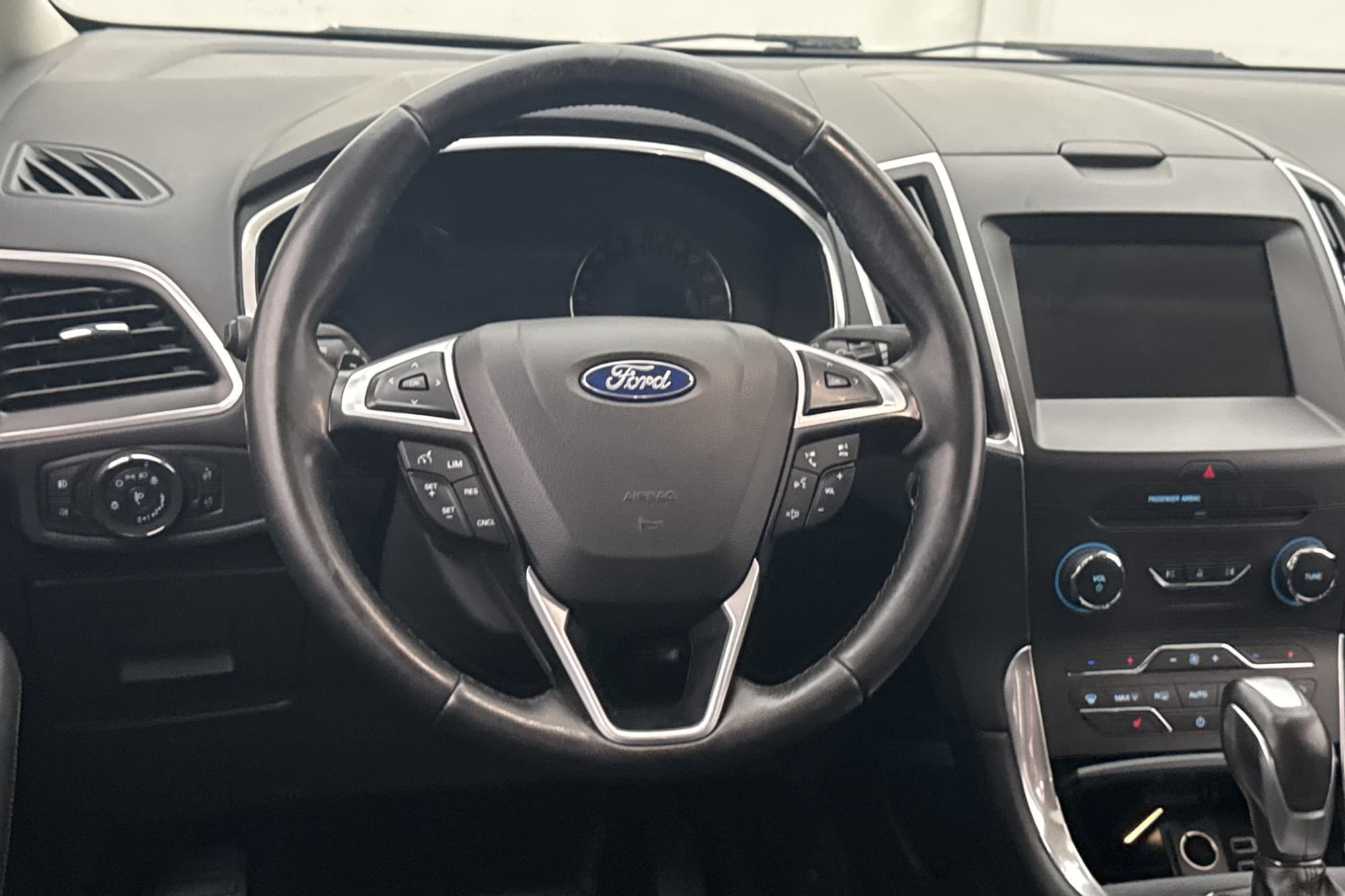 Ford Galaxy 150hk Titanium 7-Sits Värm Drag CarPlay Elstol