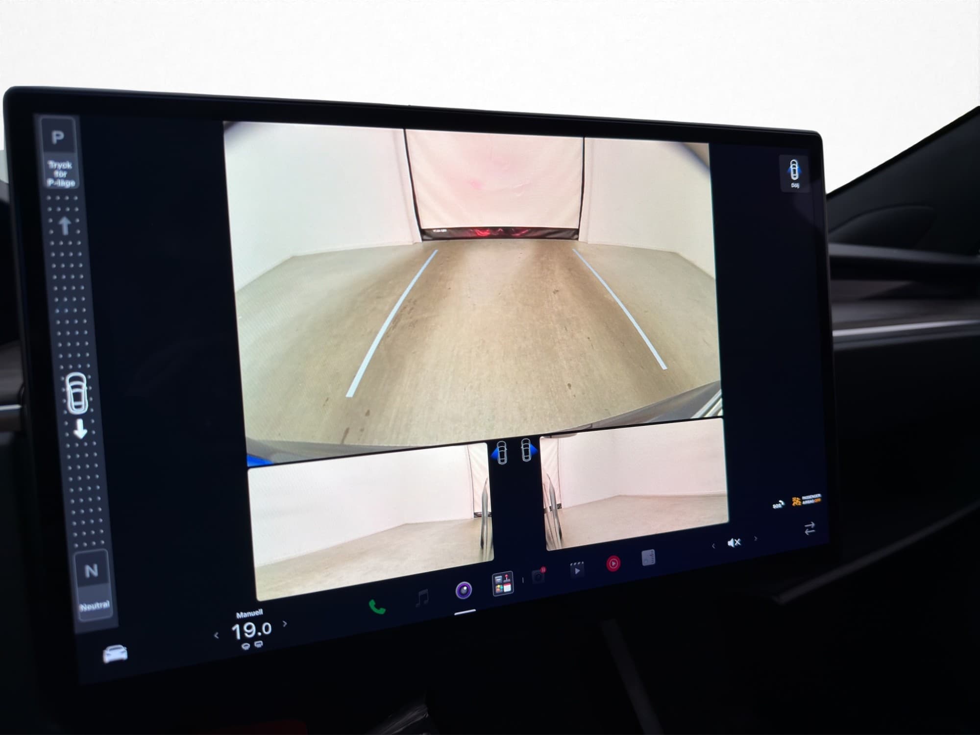 Tesla Model S AWD Luftfjädring Yoke MOMS Svensksåld