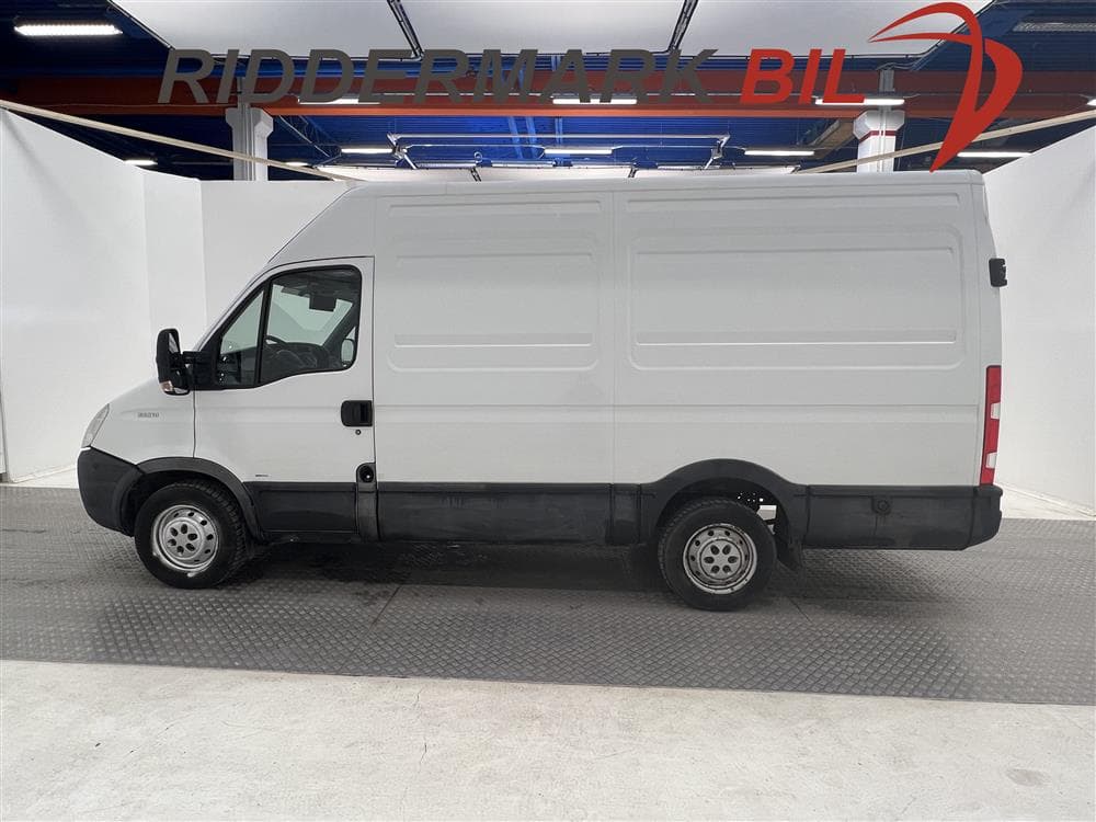 Iveco Daily 35 3.0 176hk HPT L2H2 3-sits Kamera Drag