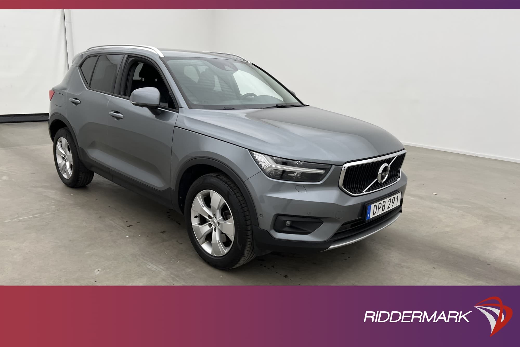 Volvo XC40 D4 AWD Momentum Skinn 360° D-Värmare Navi VOC