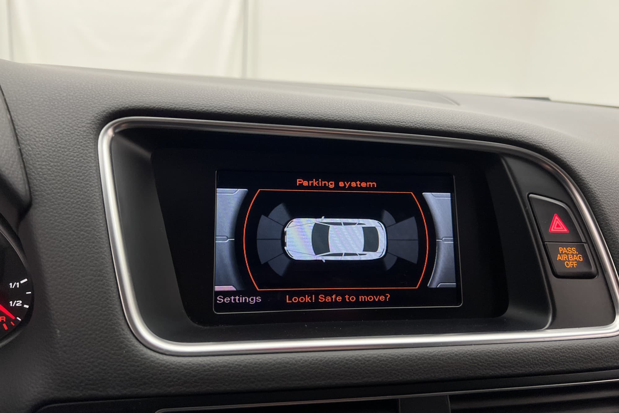 Audi Q5 2.0 TDI Quattro 177hk Design P-Sensorer Halvskinn