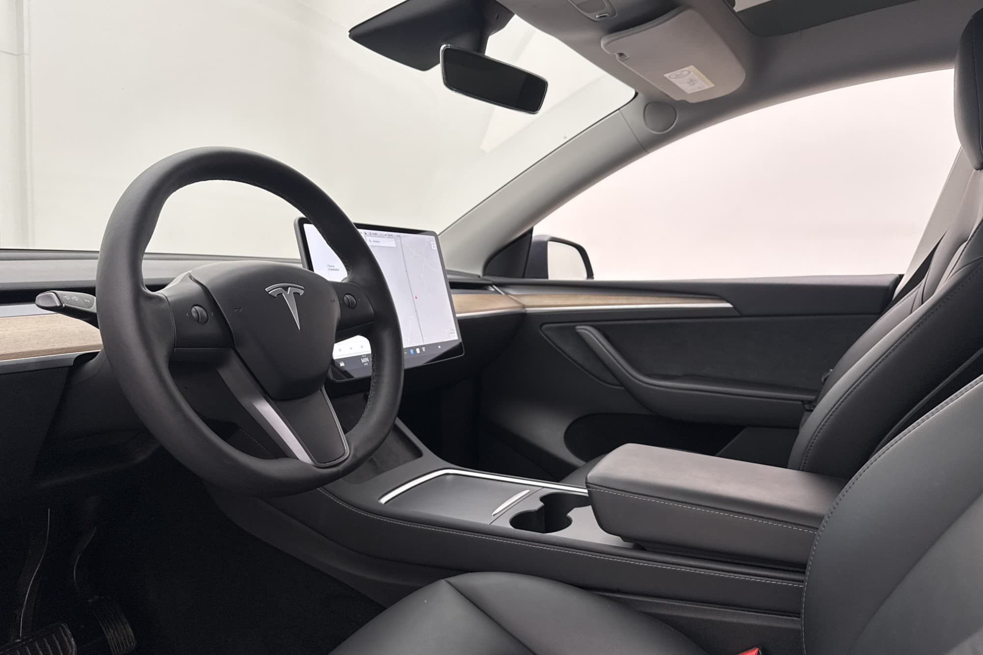 Tesla Model Y Long Range AWD Värmepump Autopilot Drag MOMS 