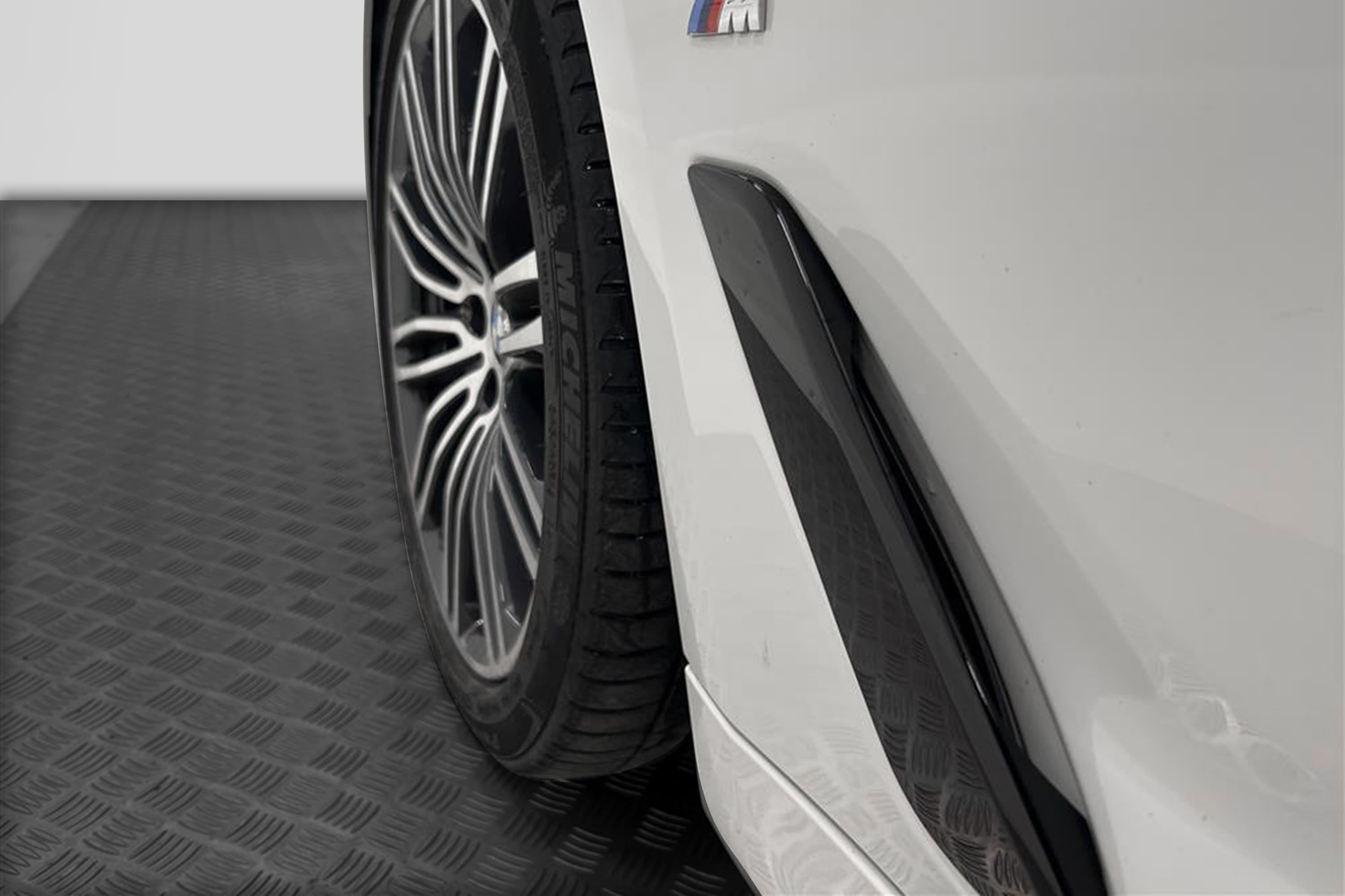 BMW 530e iPerformance 252hk M Sport Backkamera HiFi Naviinteriör