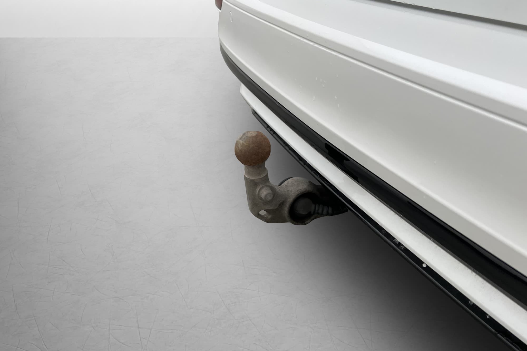 Volvo V60 Recharge T8 AWD 456hk R-Design Pano B&W Drag Värm