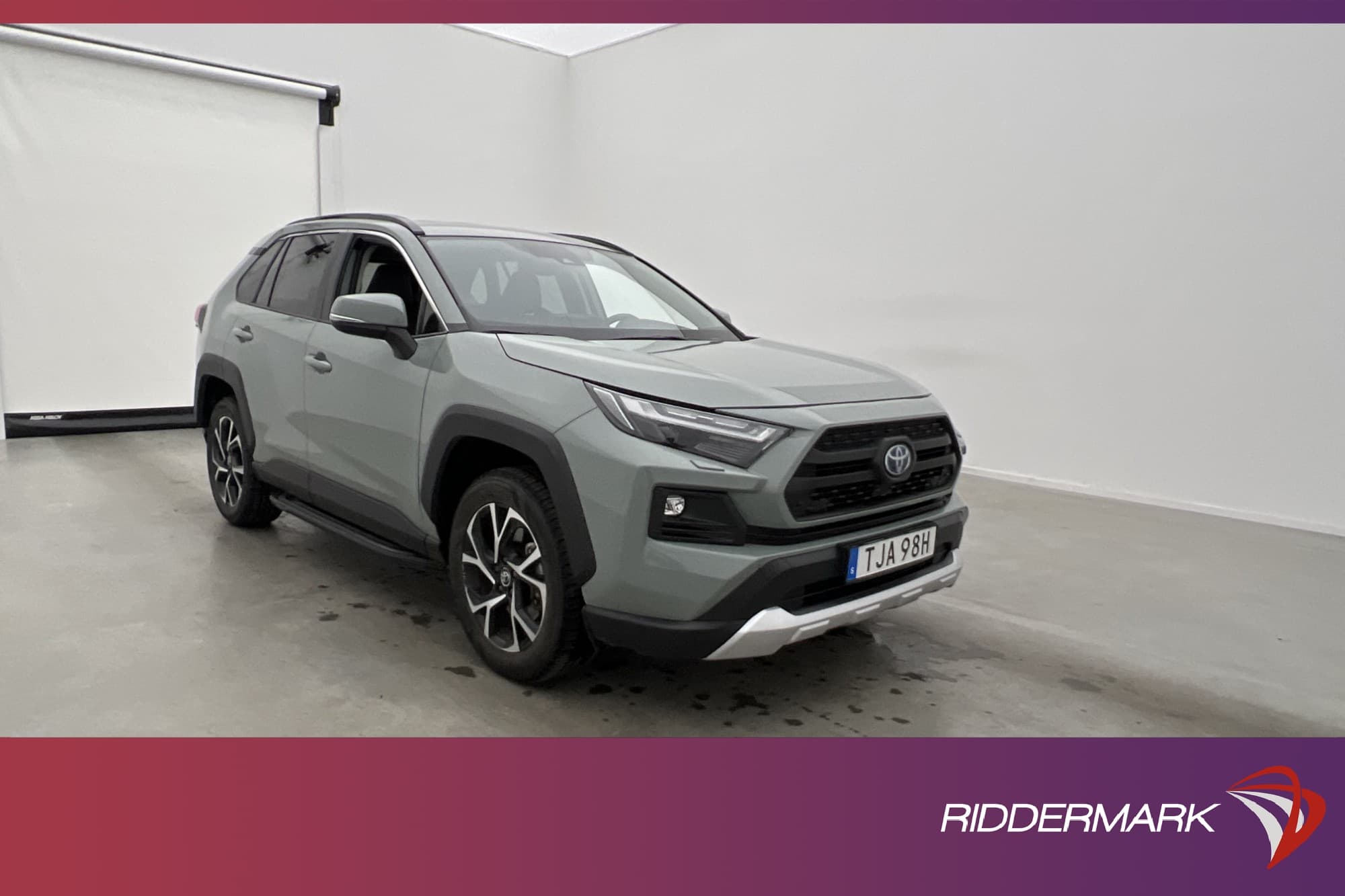 Toyota RAV4 Hybrid AWD 222hk