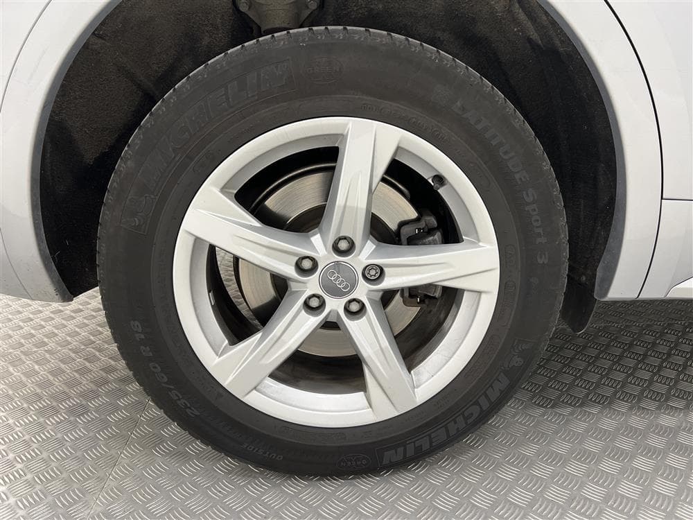 Audi Q5 2.0 TDI Quattro 190hk Proline D-värm Drag 0,49l/mil interiör