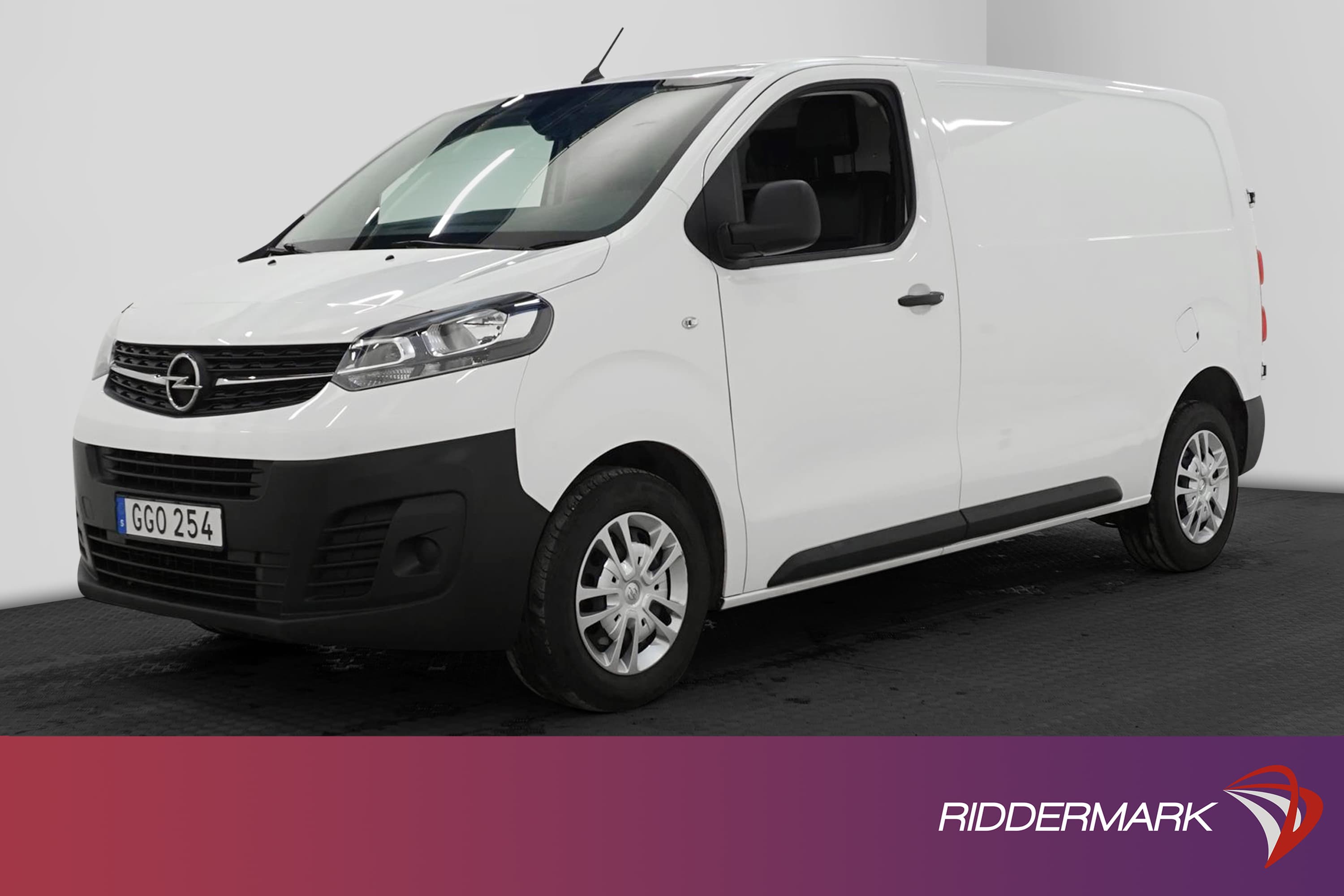 Opel Vivaro 2.0 Automat 122hk L2 Drag Värmare Moms