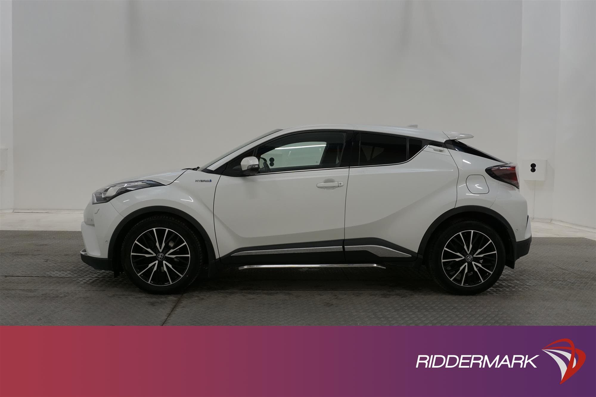 Toyota C-HR Hybrid 122hk 