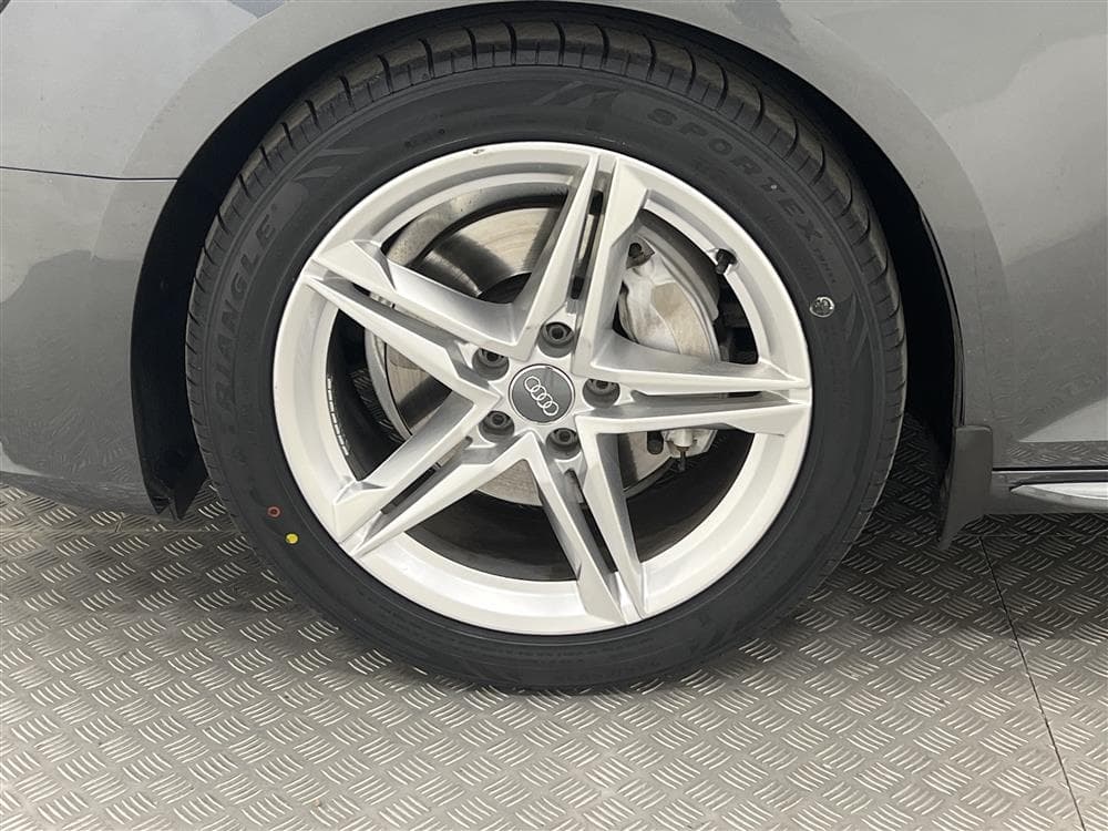 Audi A4 2.0 TDI 190hk Quattro S-line Låg Skatt 0,44l/milinteriör