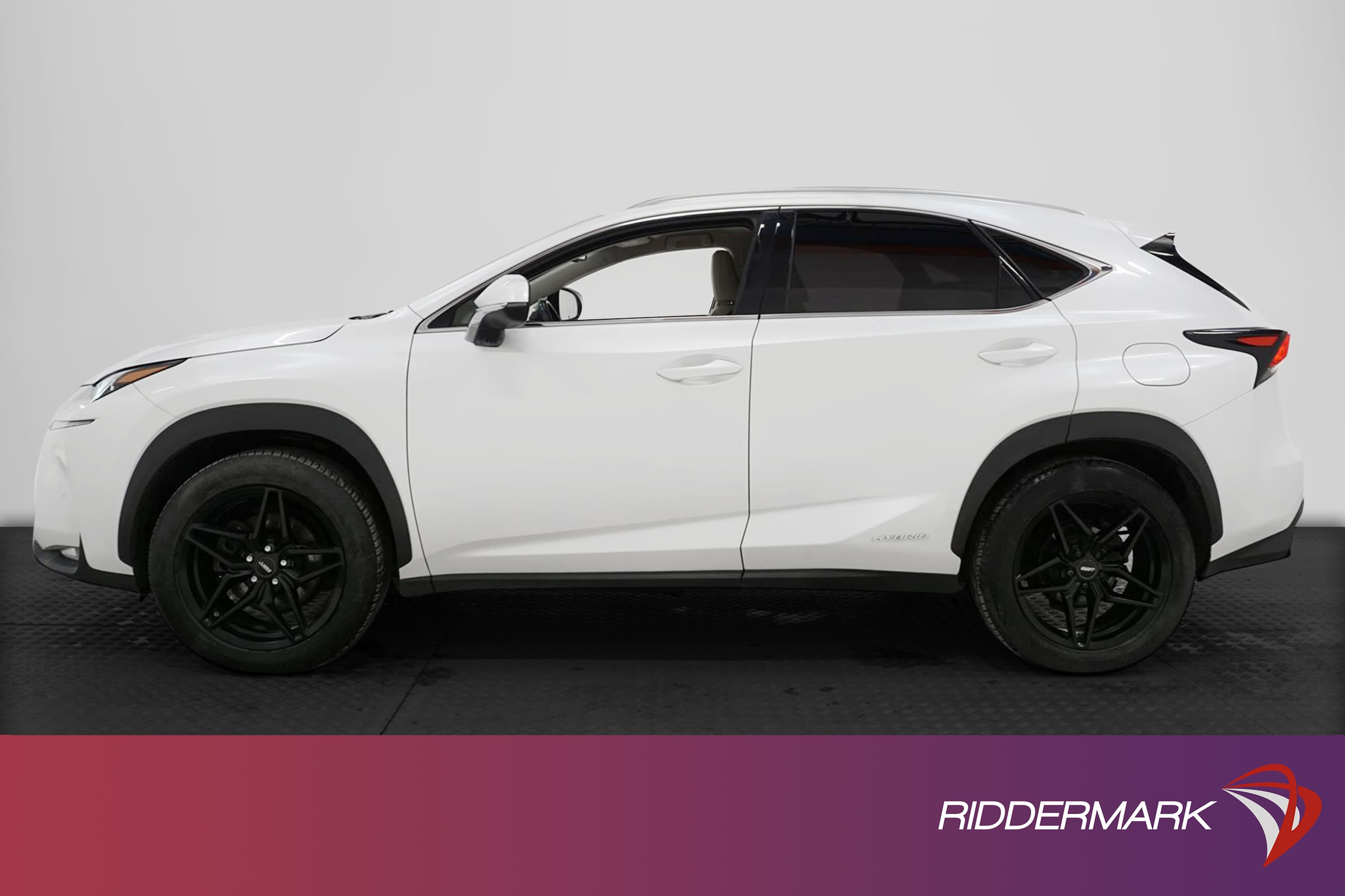 Lexus NX 300h AWD 2.5 Hybrid 197hk