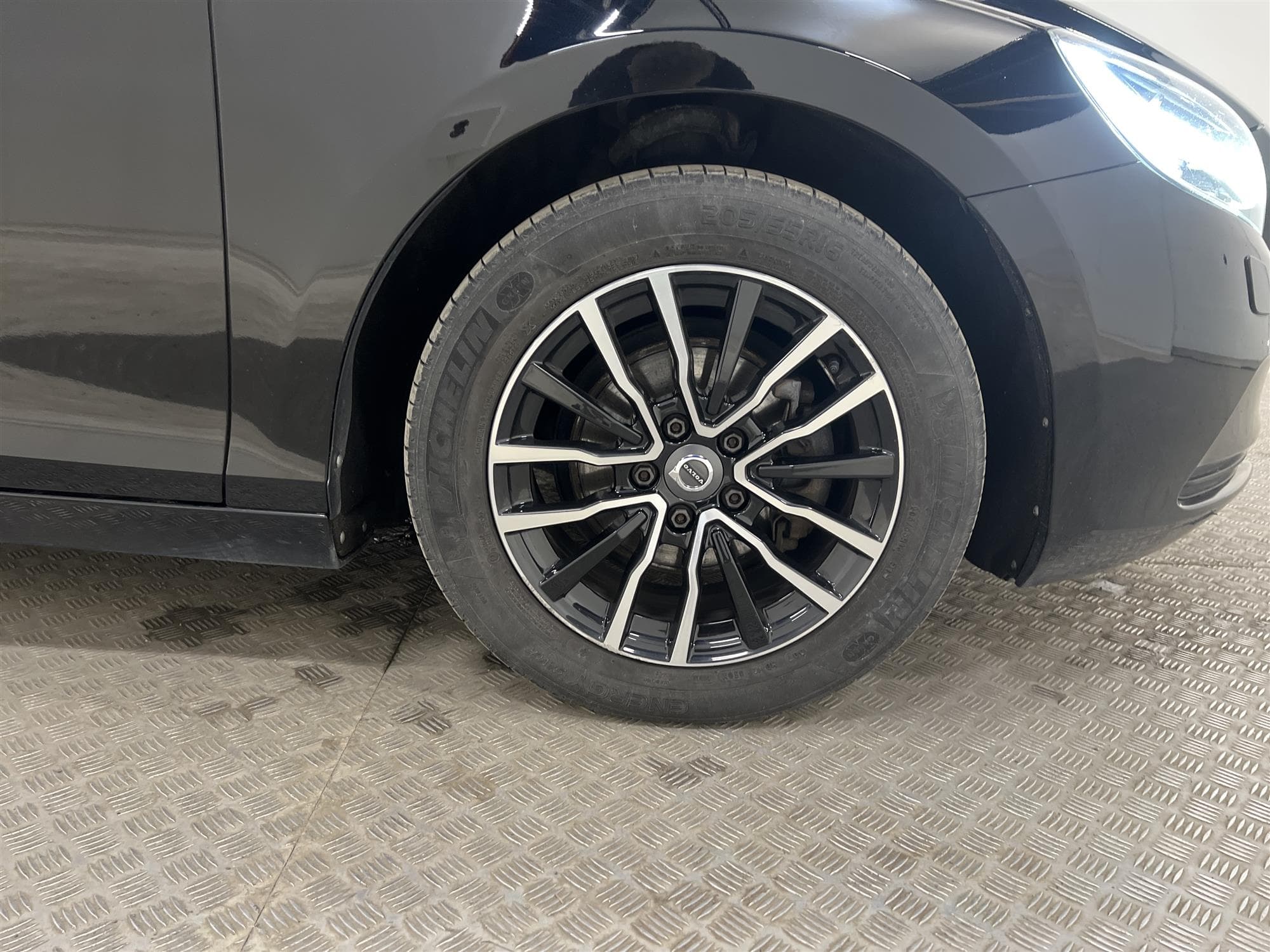 Volvo V40 D2 120hk Momentum Värmare Drag LED 0,34l/mil