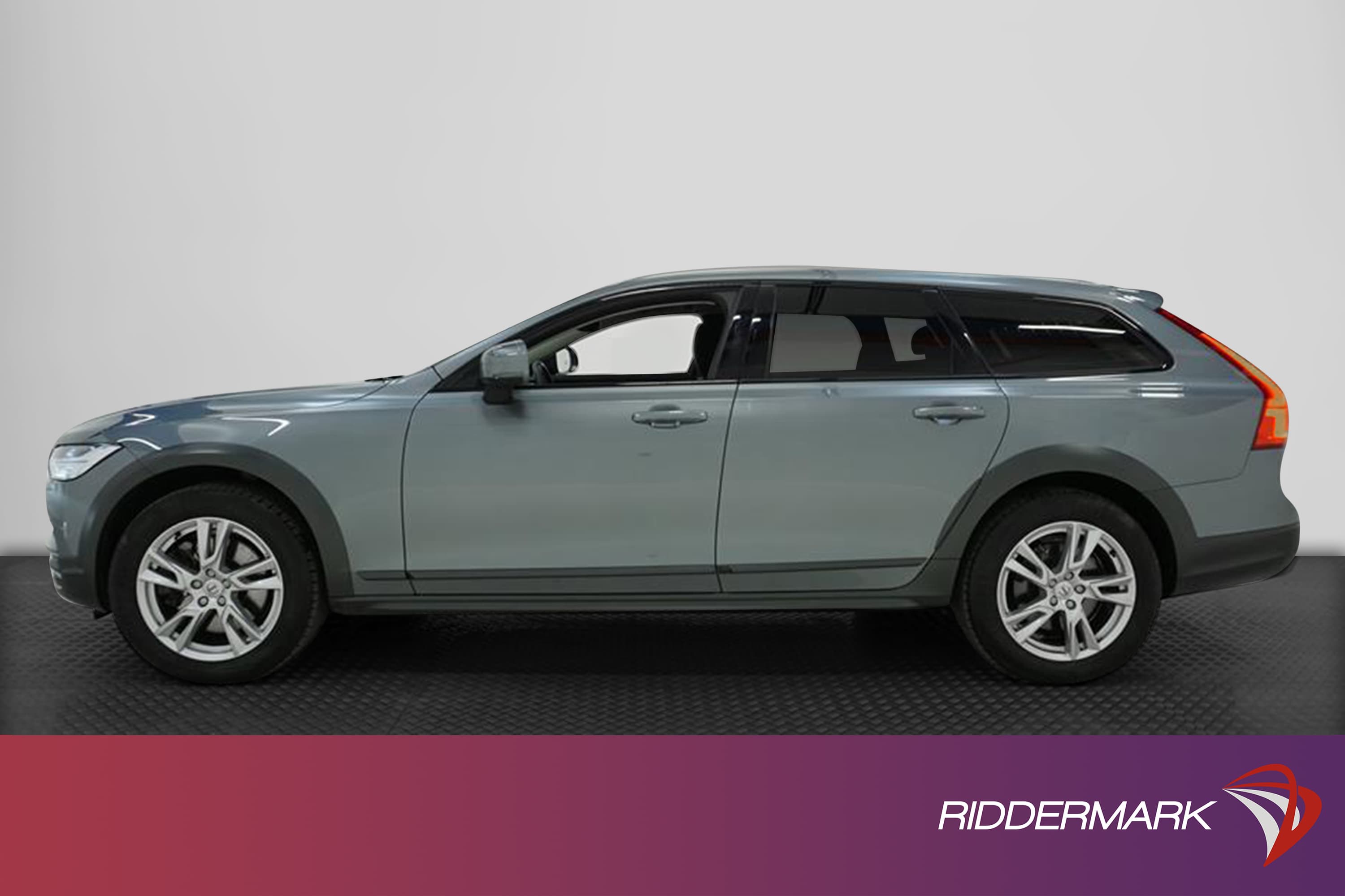 Volvo V90 D4 Cross Country AWD 190hk VOC Värmare Kamera Dragexteriör
