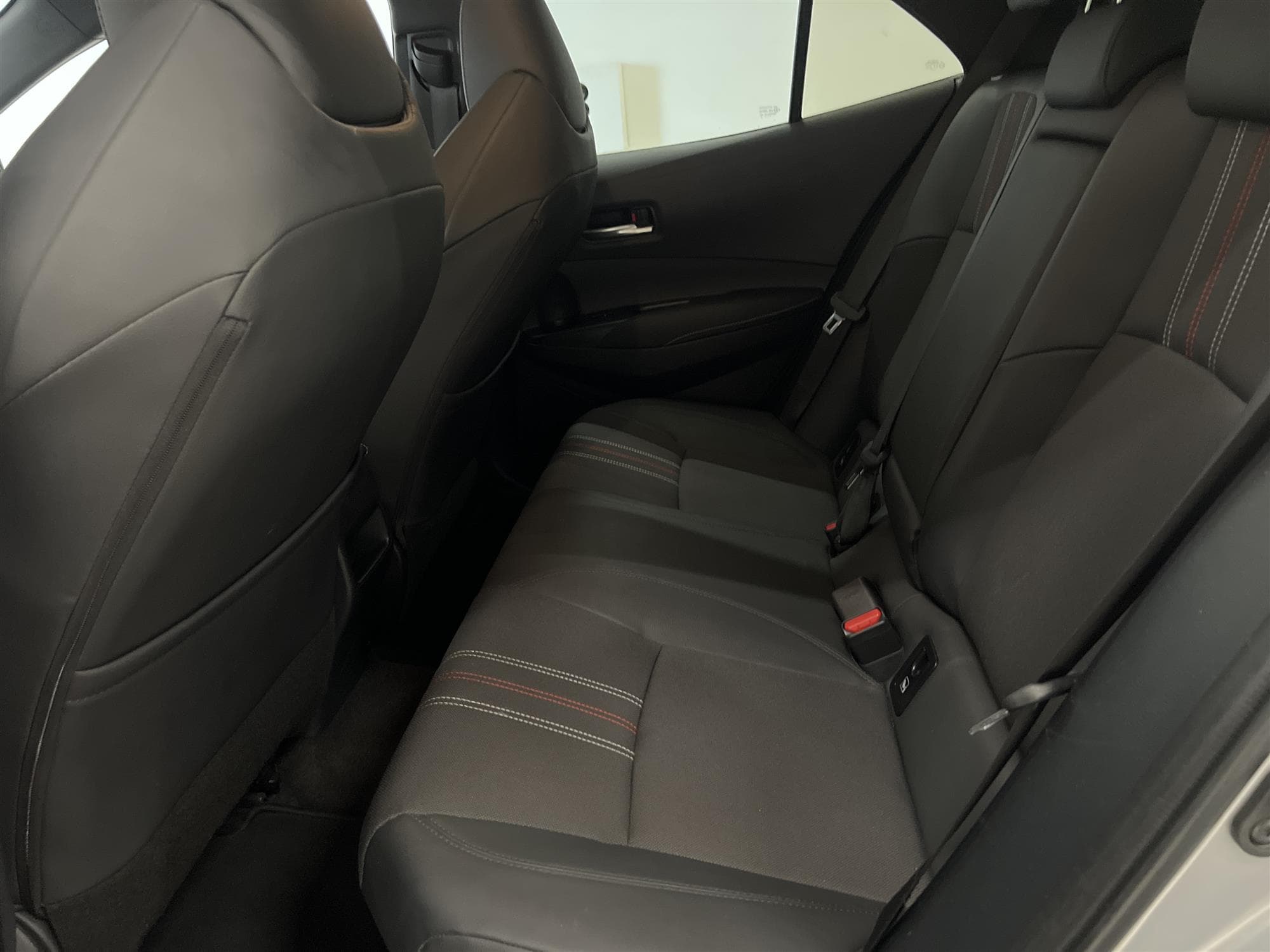 Toyota Corolla Hybrid e-CVT 122hk GR Sports Navi B-Kam