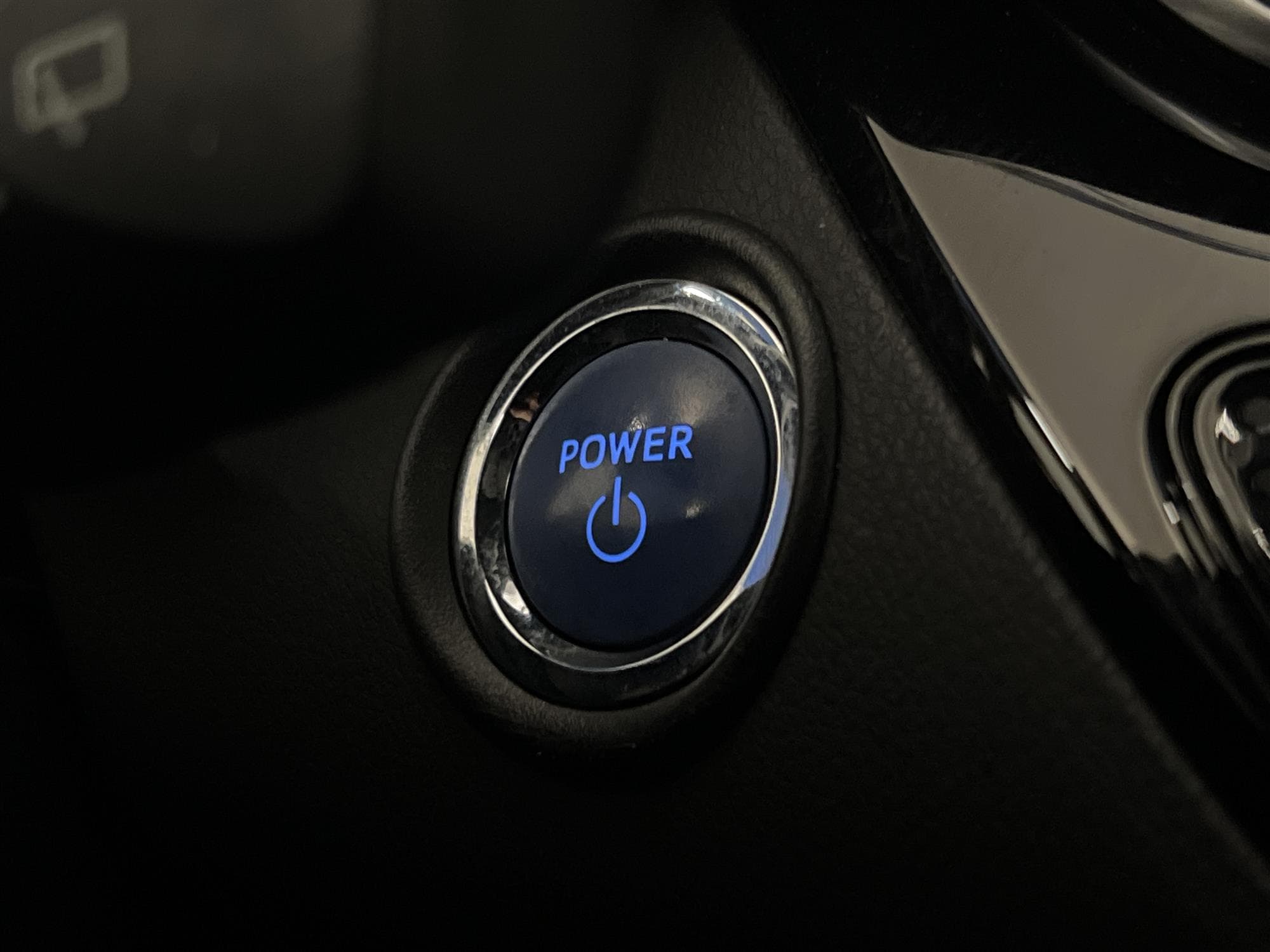 Toyota C-HR Hybrid CVT 122hk Executive JBL Skinn B-Kamera