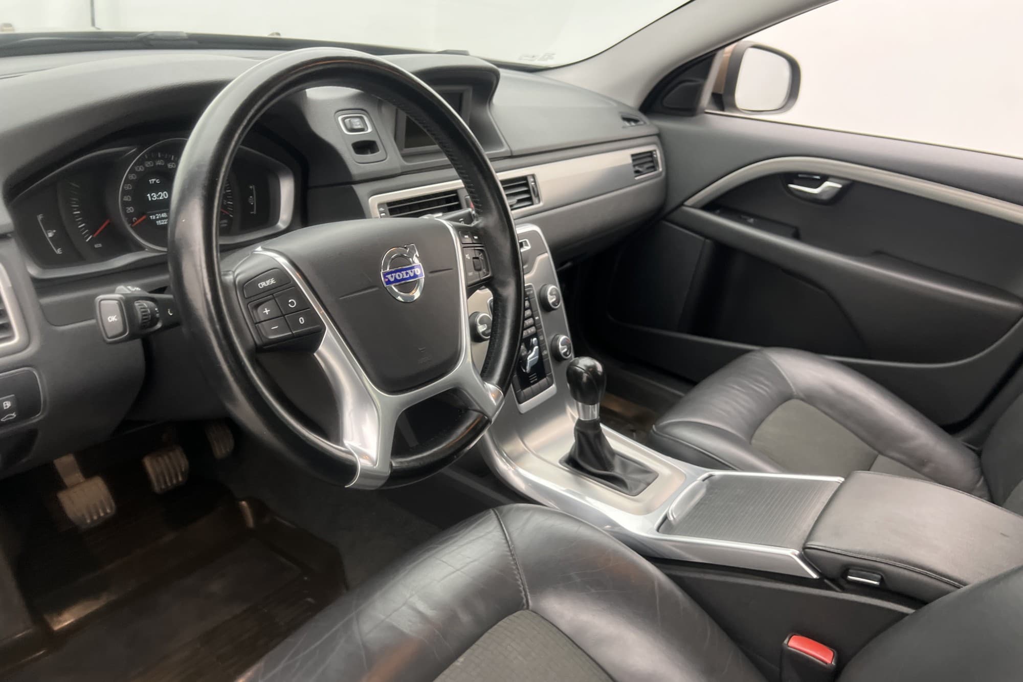 Volvo V70 T4F 180hk Motorvärmare 866kr Årsskatt