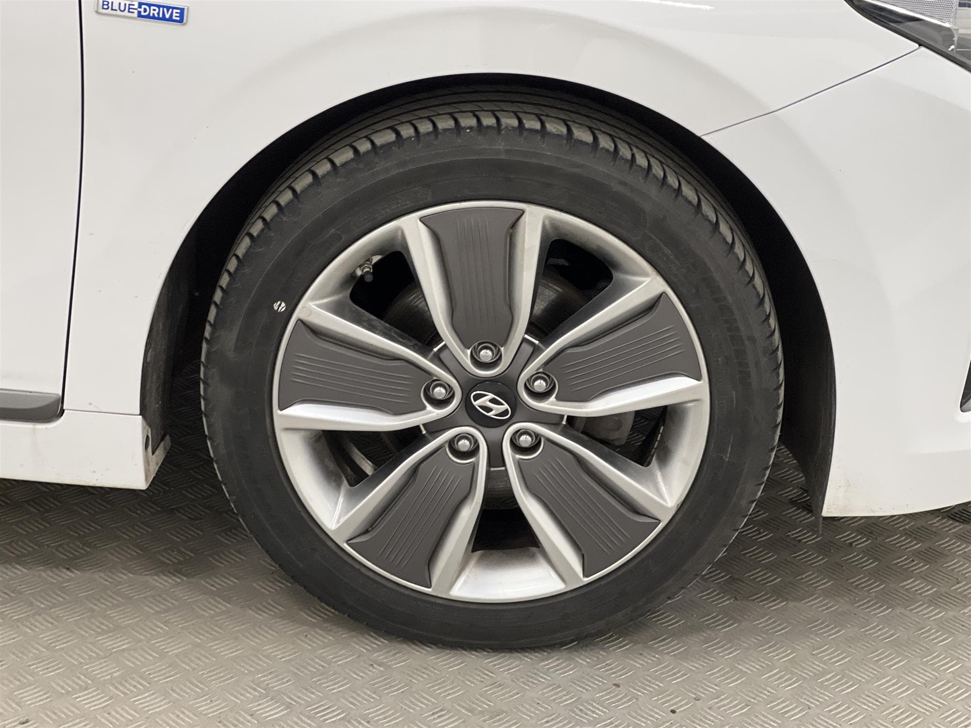Hyundai Ioniq 1.6 Hybrid 141hk Premium Plus Kamera 0,39l/mil