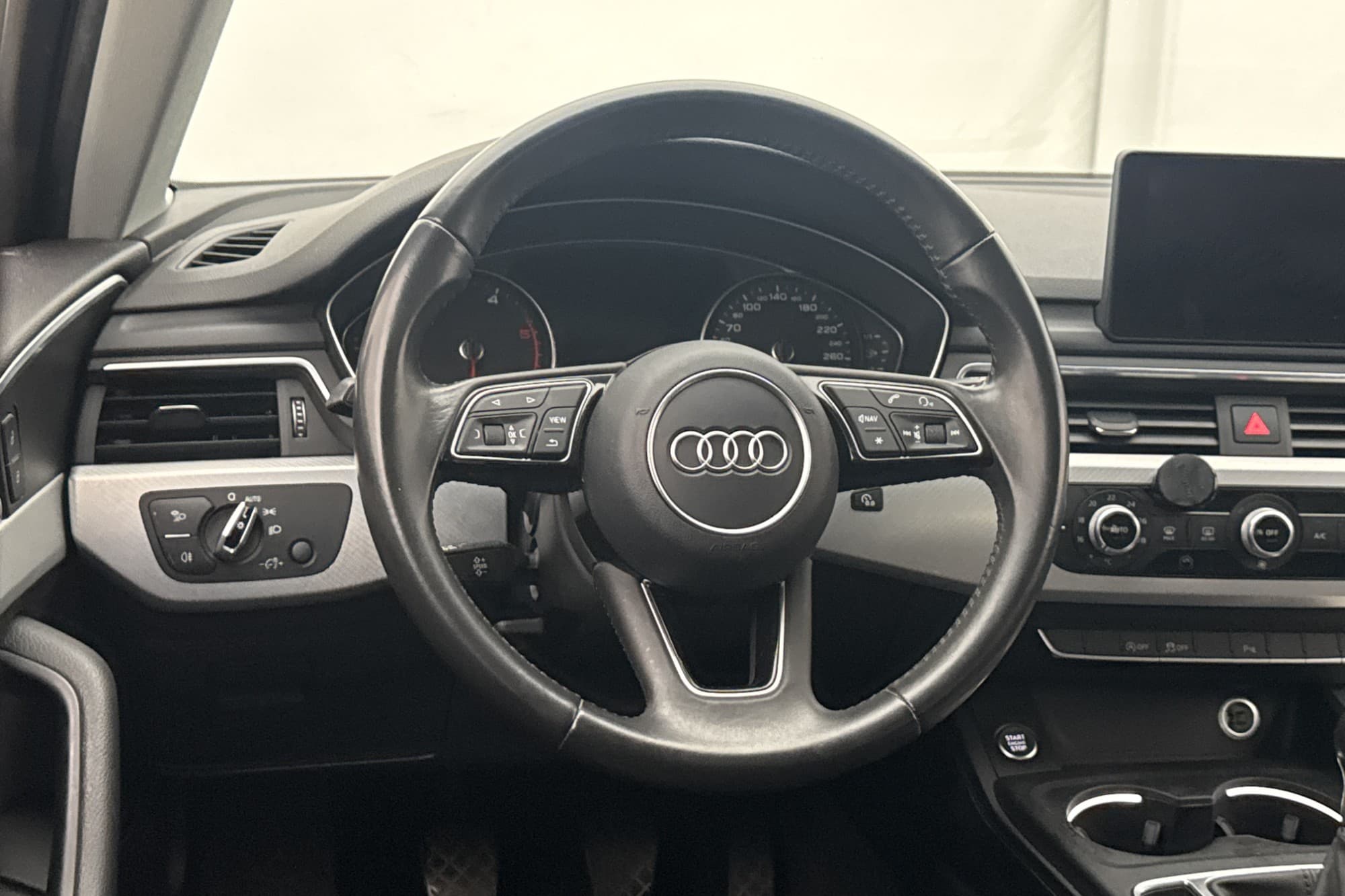Audi A4 Avant 150hk Proline Dragkrok Farthållare Sensorer