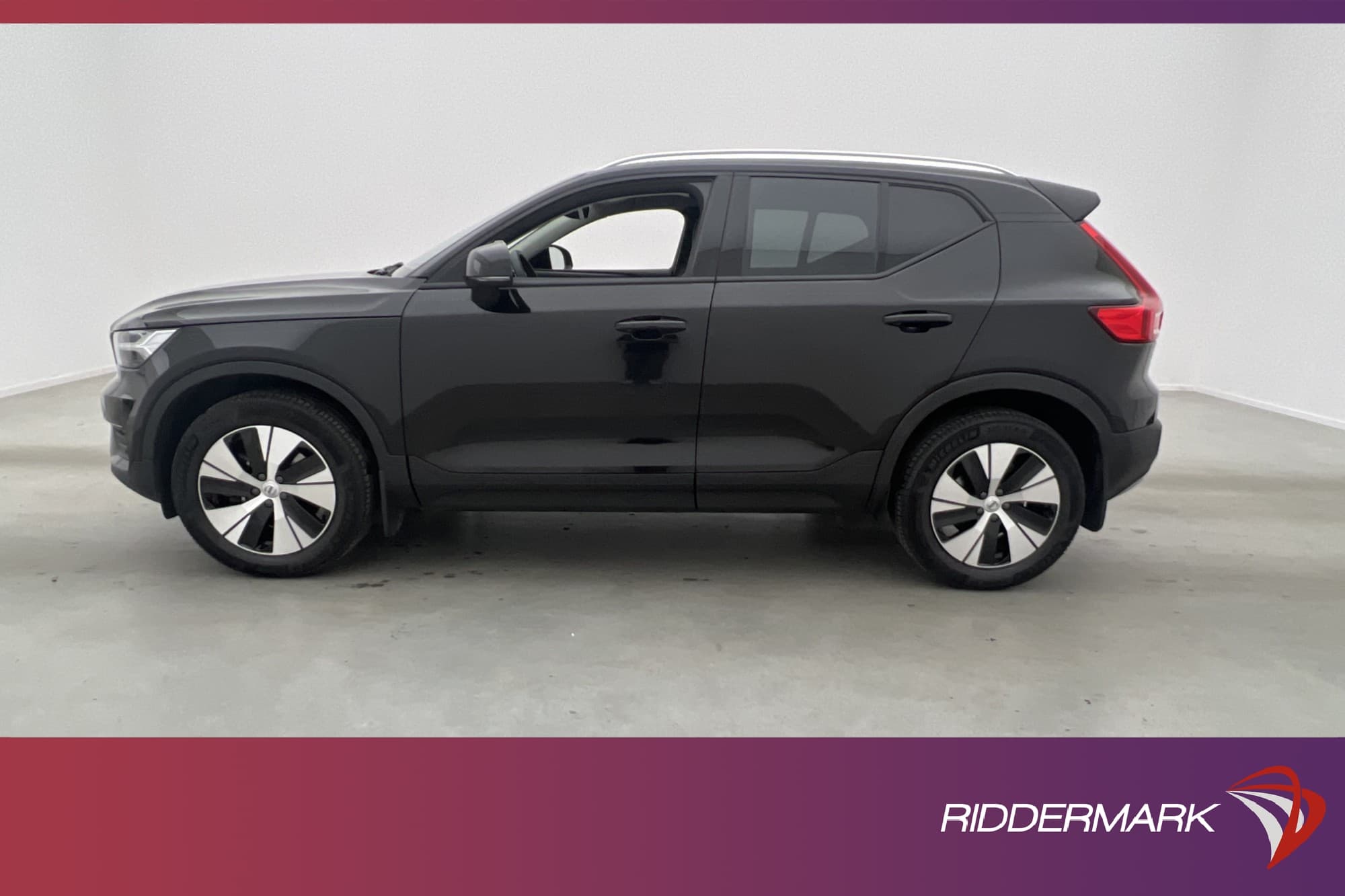 Volvo XC40 B4 197hk AWD Momentum P-Värmare Kamera Drag VOC