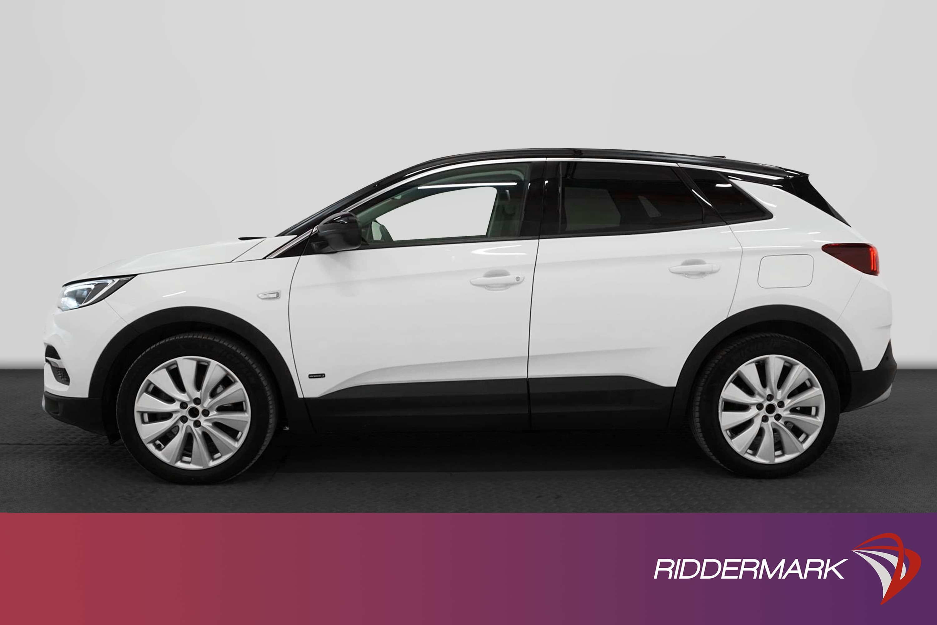 Opel Grandland X Hybrid4 300hk