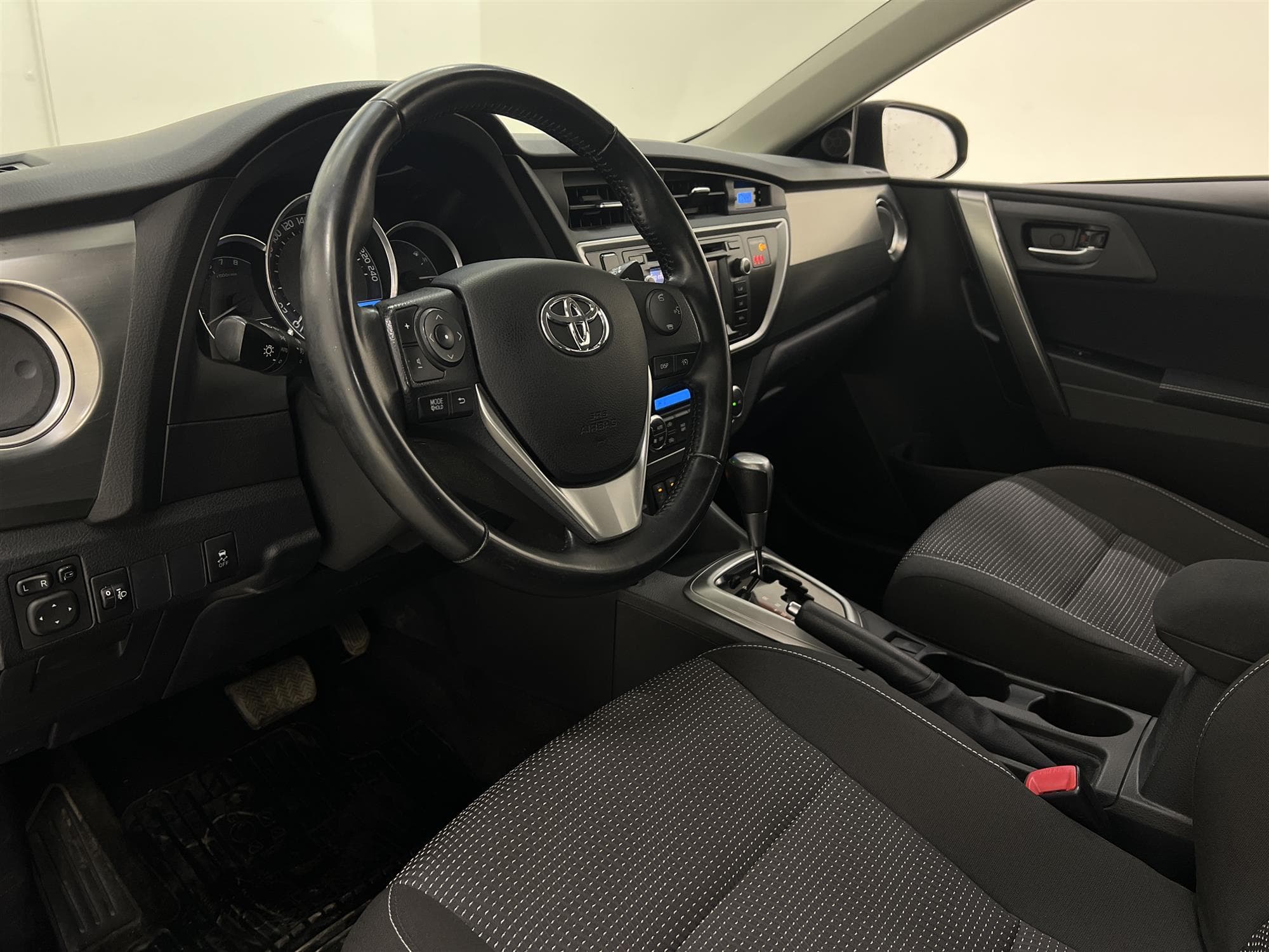 Toyota Auris 1.6 132hk  2 Brukare Backkamera 0,48L/mil