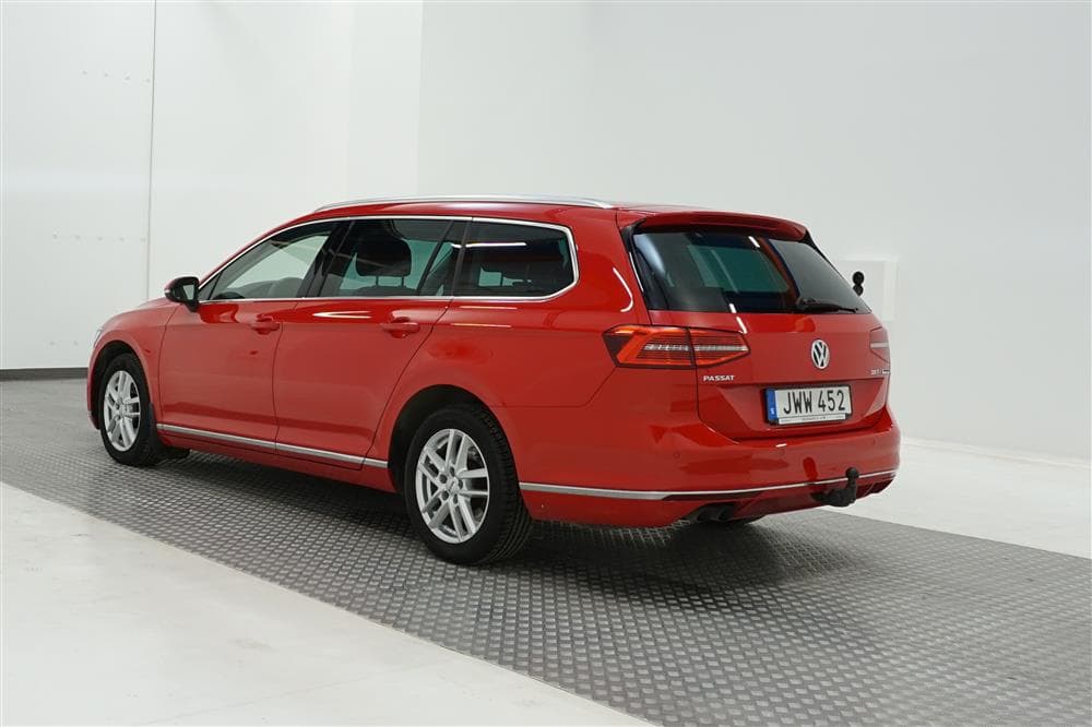 VW Passat 2.0 TDI SC Eu6 190hk Executive B-Kamera Drag Skinnexteriör