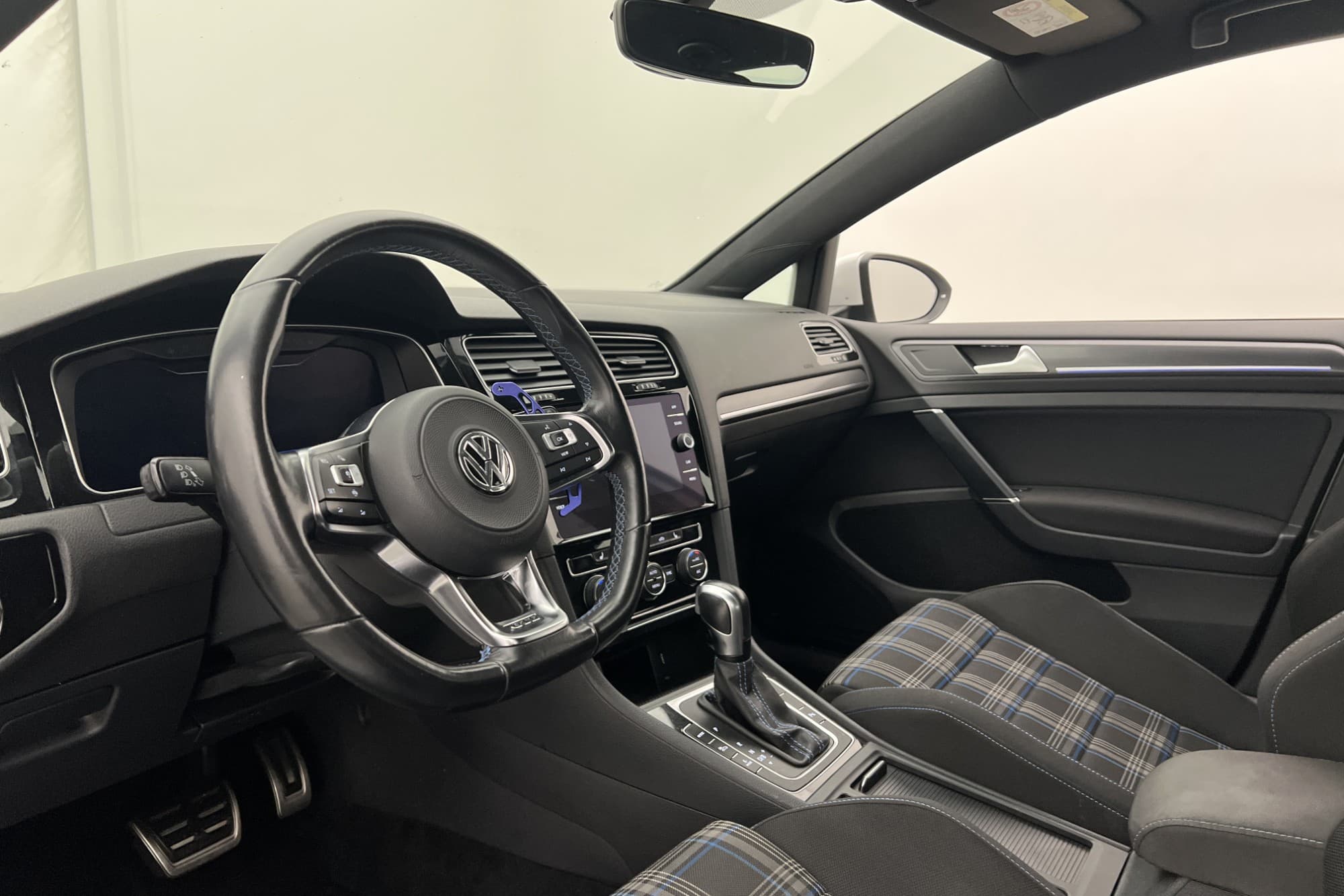 Volkswagen Golf GTE 204hk Värmare Cockpit CarPlay Sensorer