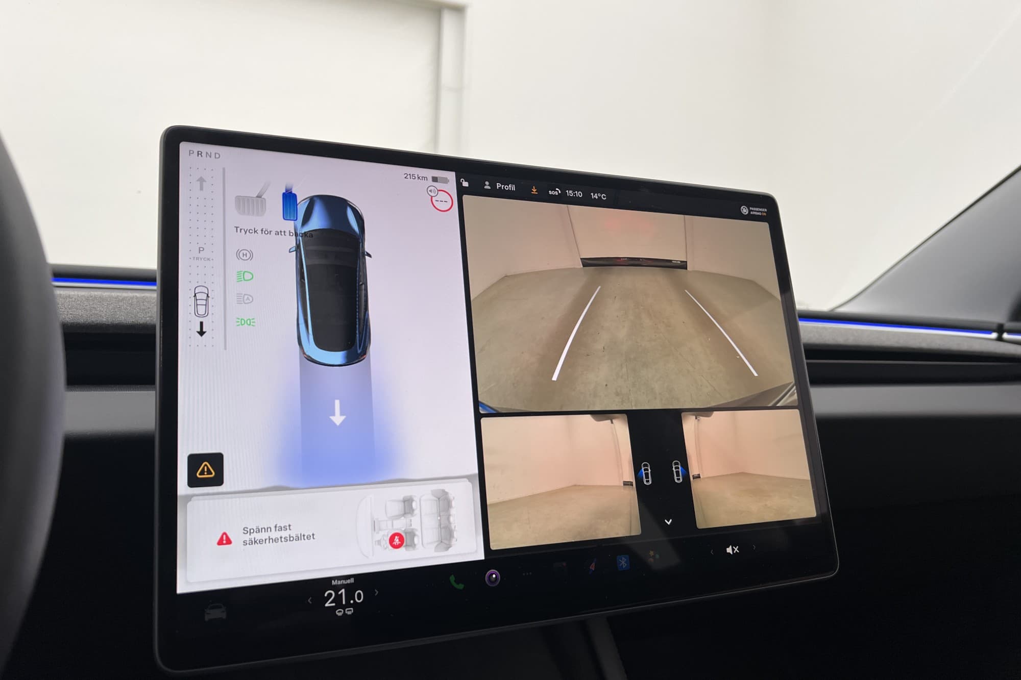Tesla Model 3 Long Range AWD Svensksåld Autopilot MOMS