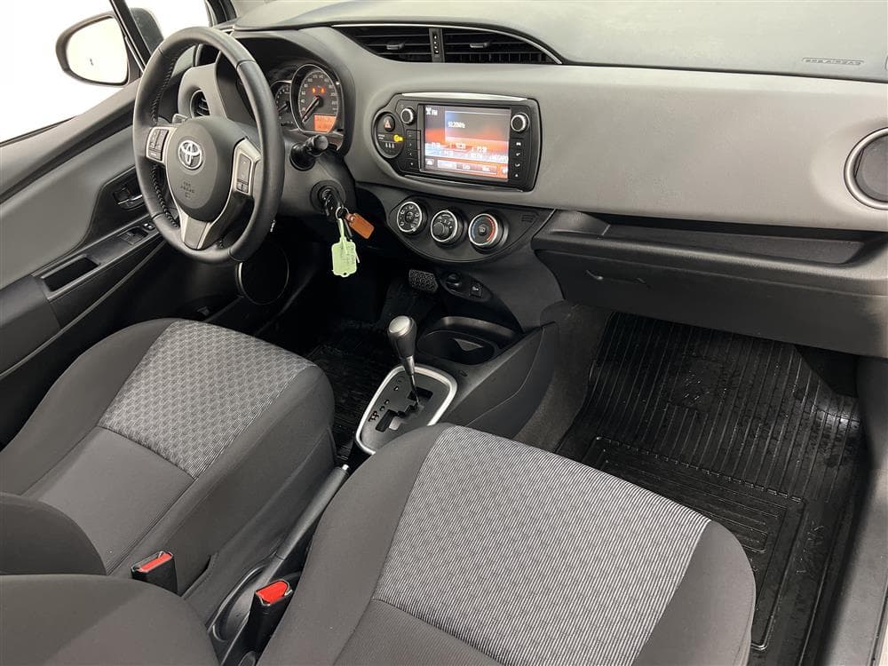 Toyota Yaris 1.33 100hk B-Kam Nyserv Låg Skatt 0,42L/mil