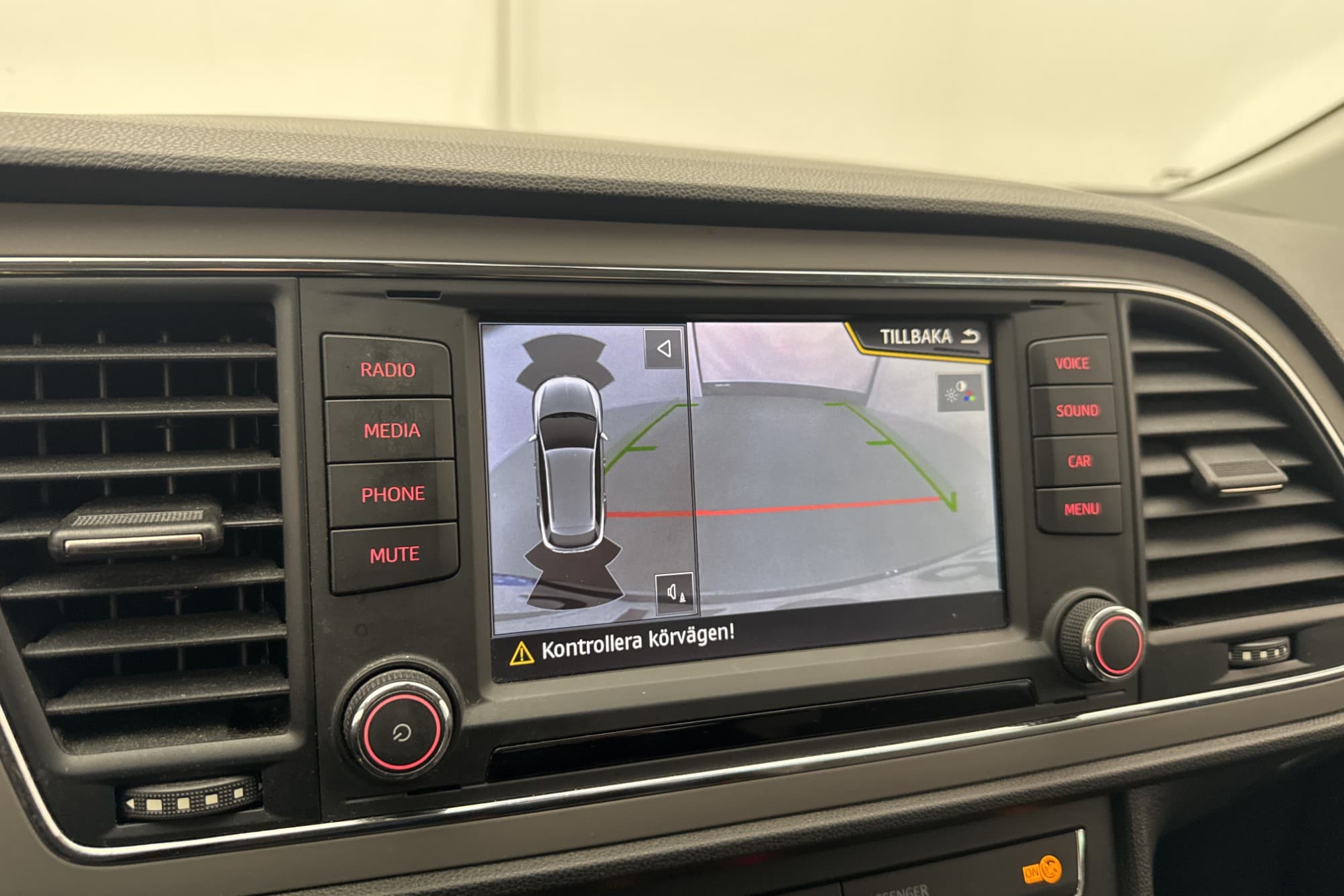 SEAT Leon X-Perience 1.6 110hk 4Drive Värmare Kamera Carplay