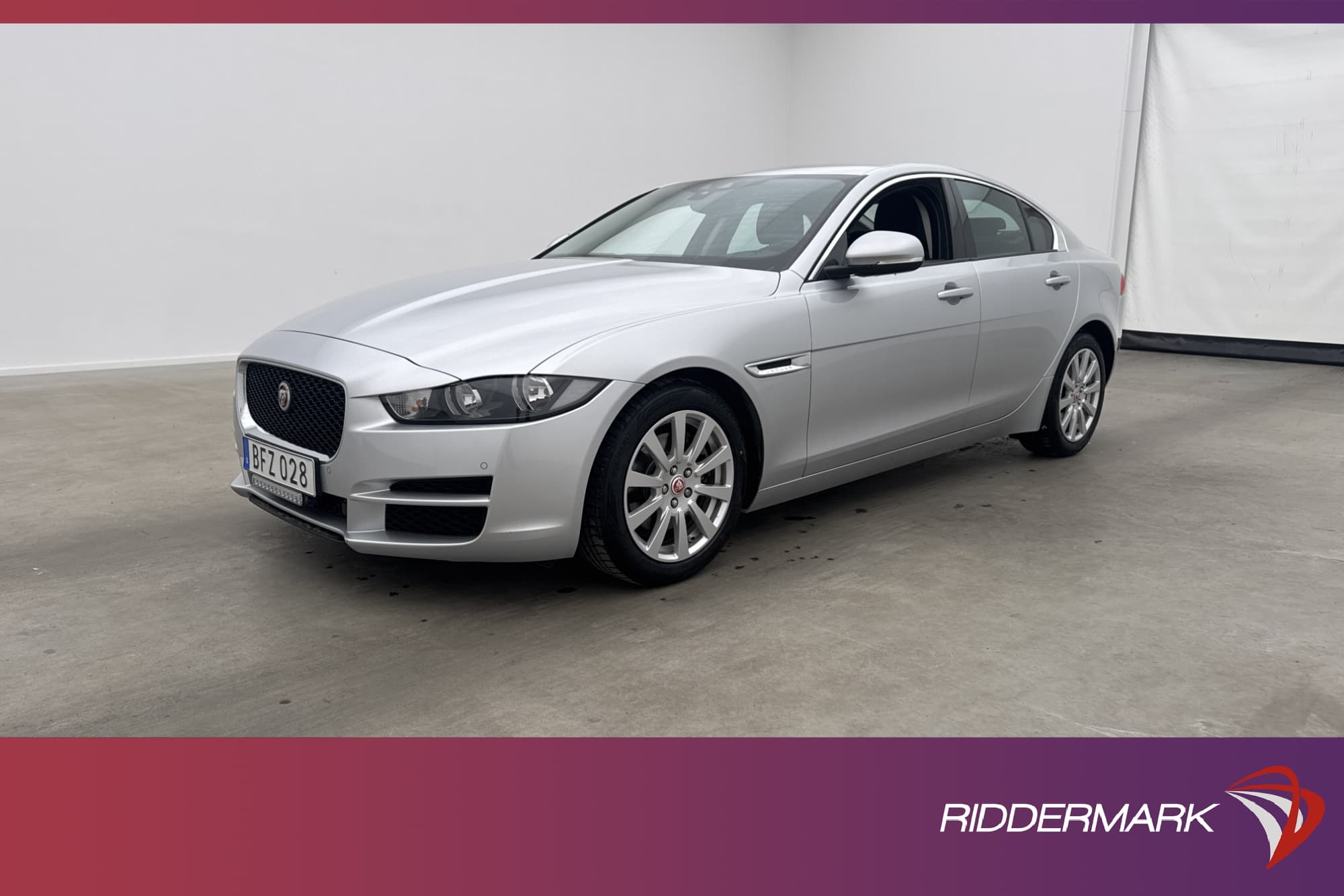 Jaguar XE 20d Automatisk 180hk Motorvärmare Kamera Rattvärme