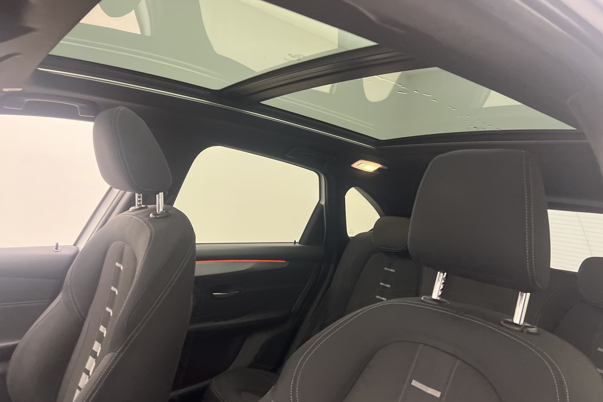 BMW 225 xe Active Tourer Sport line Pano H/K HUD Kamera Navi