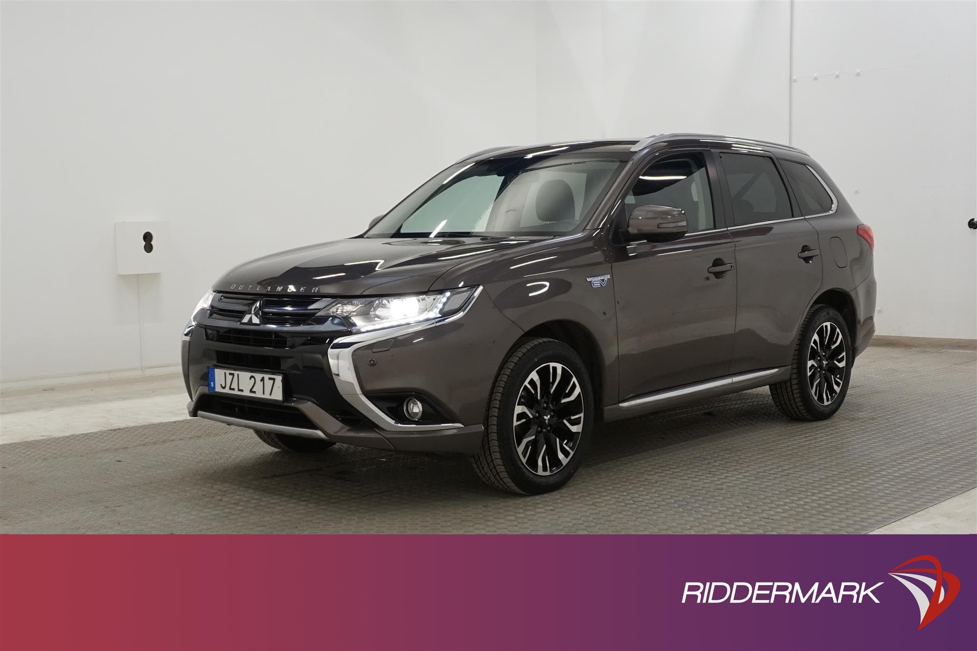 Mitsubishi Outlander P-HEV Hybrid AWD 203hk
