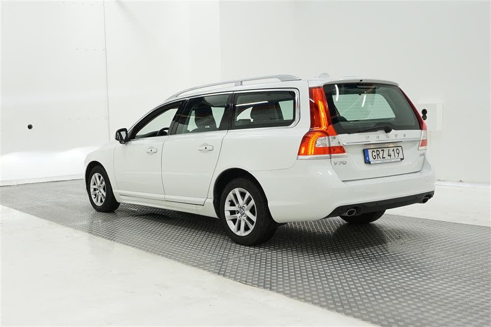 Volvo V70 D4 181hk Summum D-Värm Skinn BLIS VoC 0,45l/milexteriör
