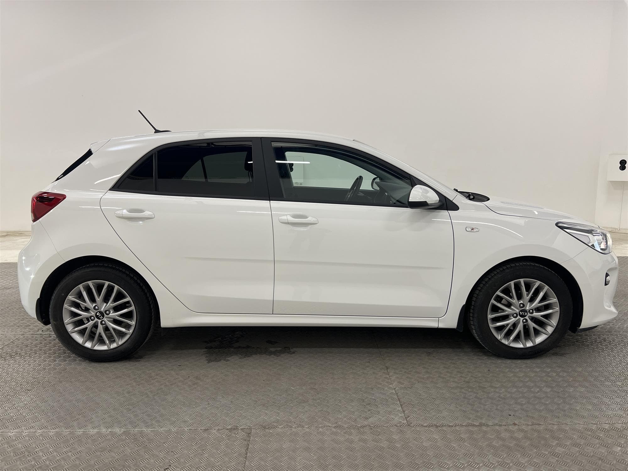 Kia Rio 1.2 84hk M&K-Värmare B-Kamera 712kr Skatt 0,51L/mil
