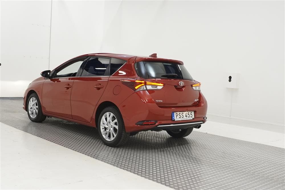 Toyota Auris 1.2T 116hk B-Kam Lane Assist 0,49L/milexteriör
