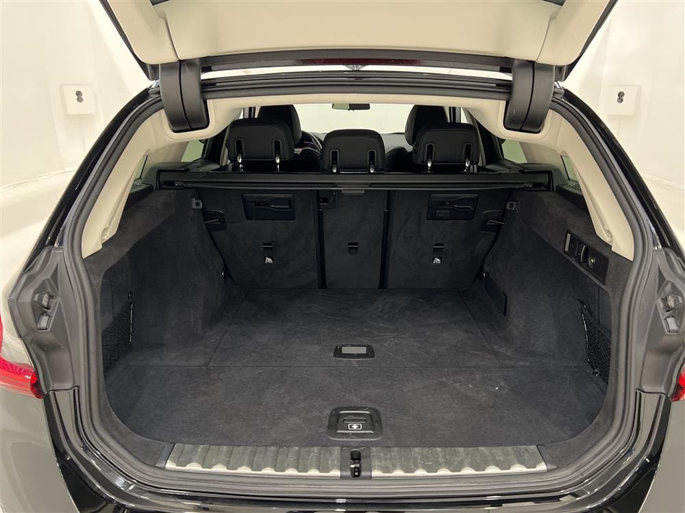 BMW 320d 190hk xDrive Sport line Skinn Cockpit Navi Draginteriör