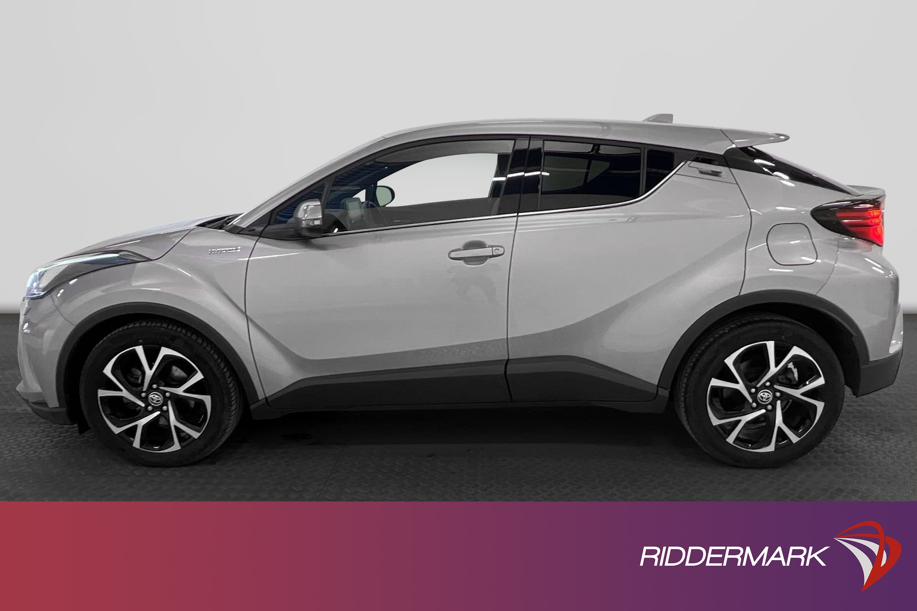 Toyota C-HR Hybrid CVT 122hk
