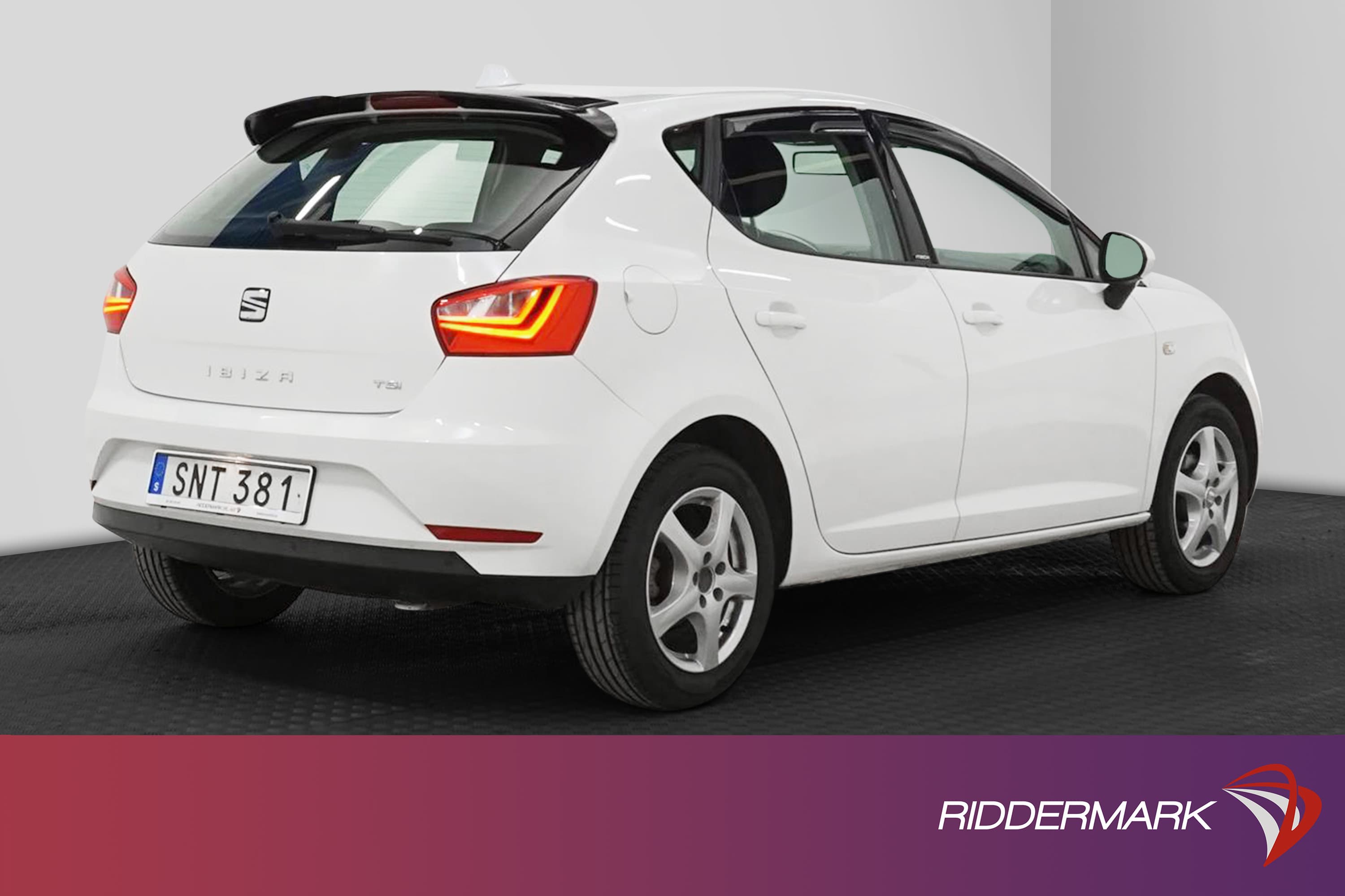 SEAT Ibiza 1.2 TSI 105hk Halvskinn Nybes Låg Skatt 0,42L/mil