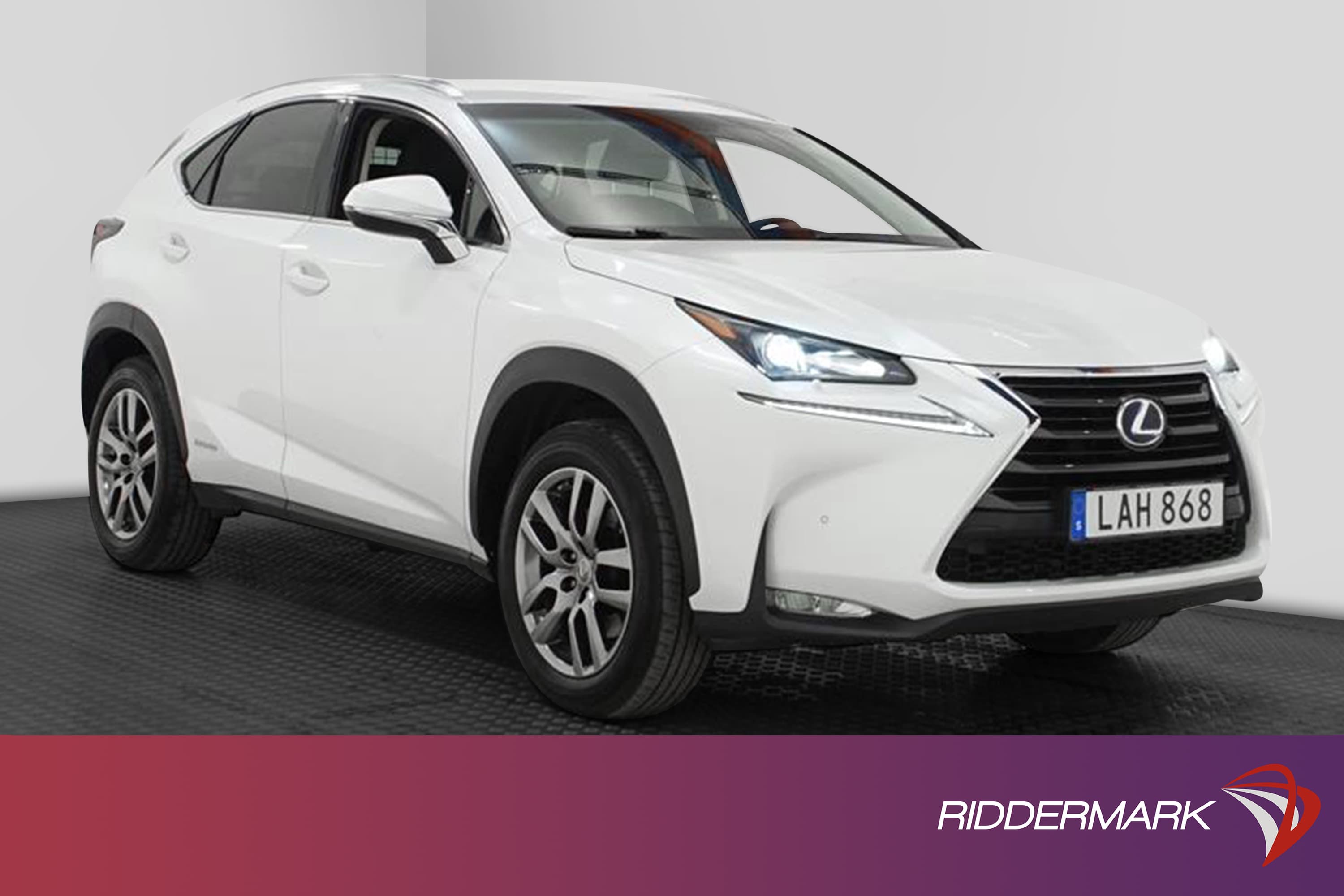 Lexus NX 300h AWD 181hk