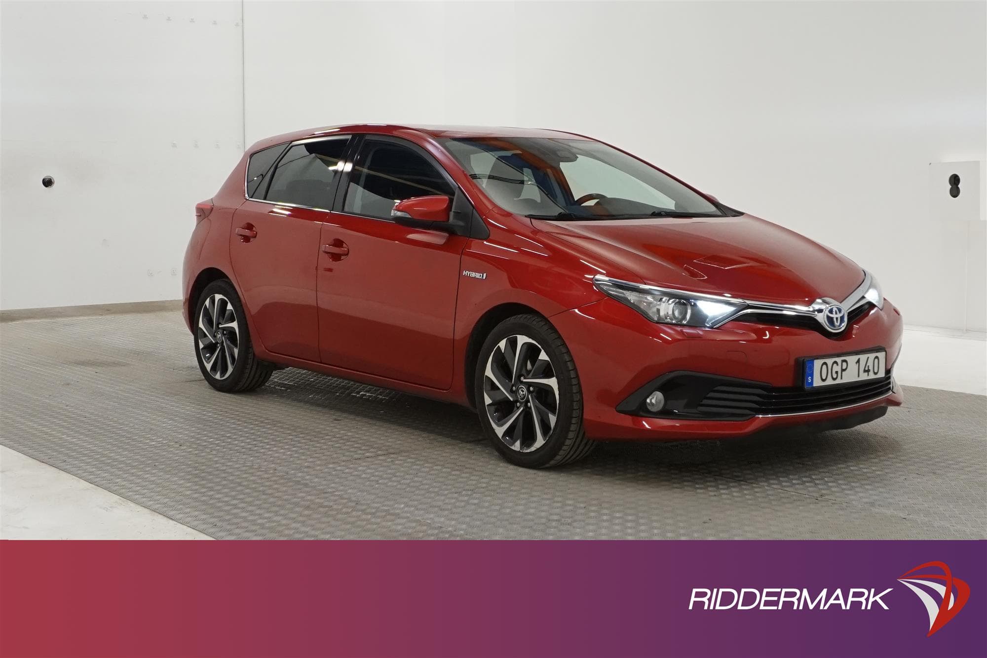Toyota Auris Hybrid e-CVT 136hk