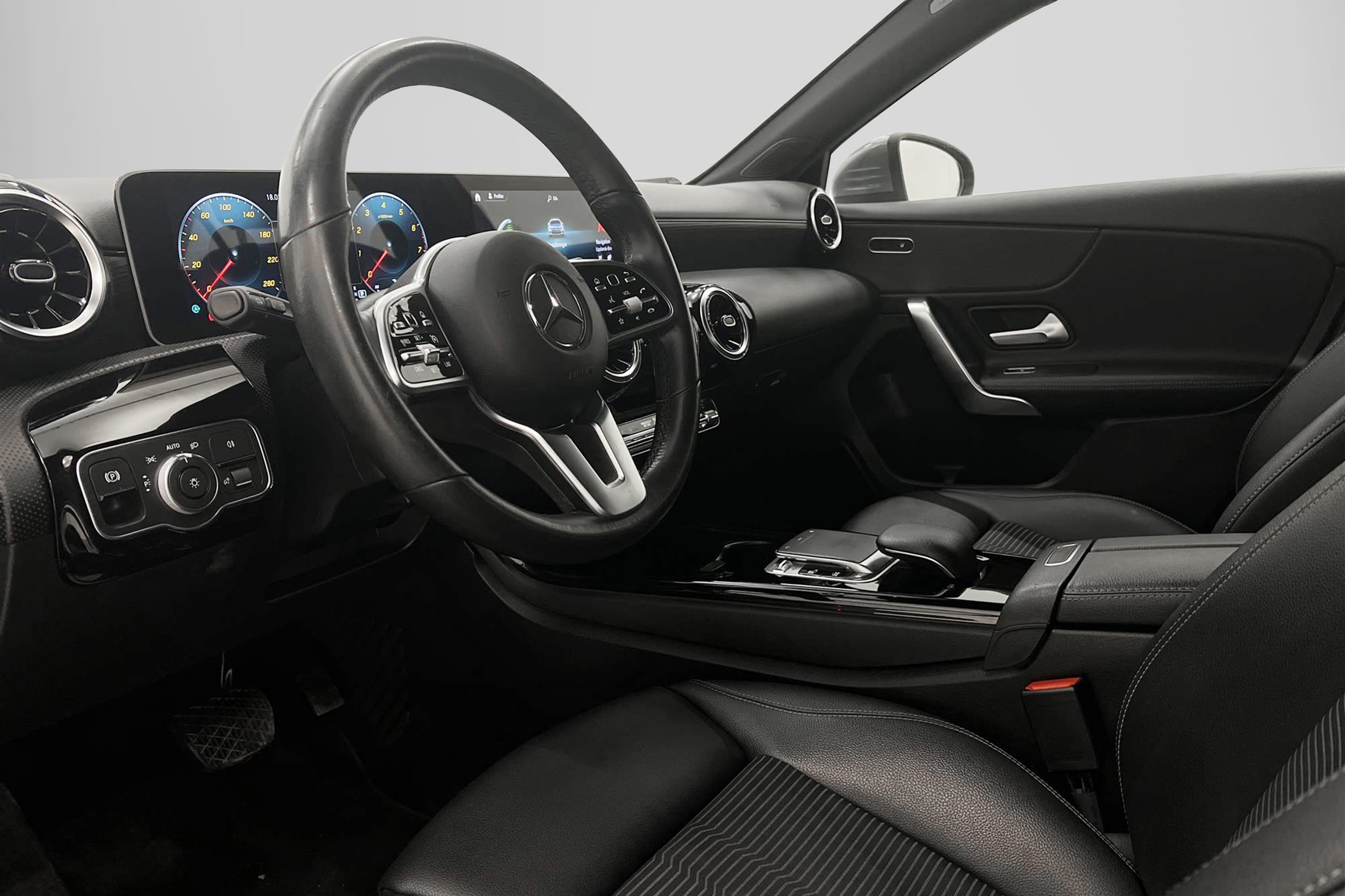 Mercedes-Benz A 180 136hk Widescreen Kamera Navi 0,59l/mil