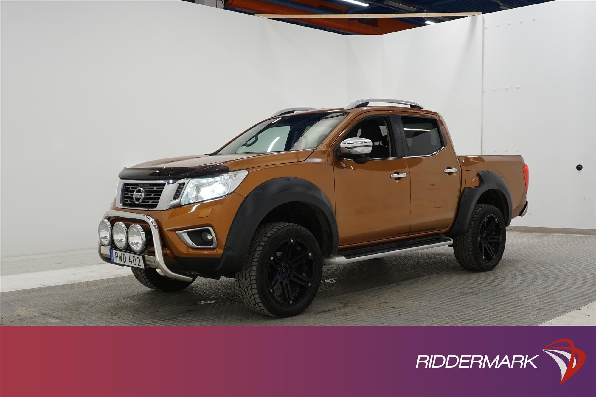 Nissan Navara 2.3dCi Automat Breddare Tekna Värmare Moms