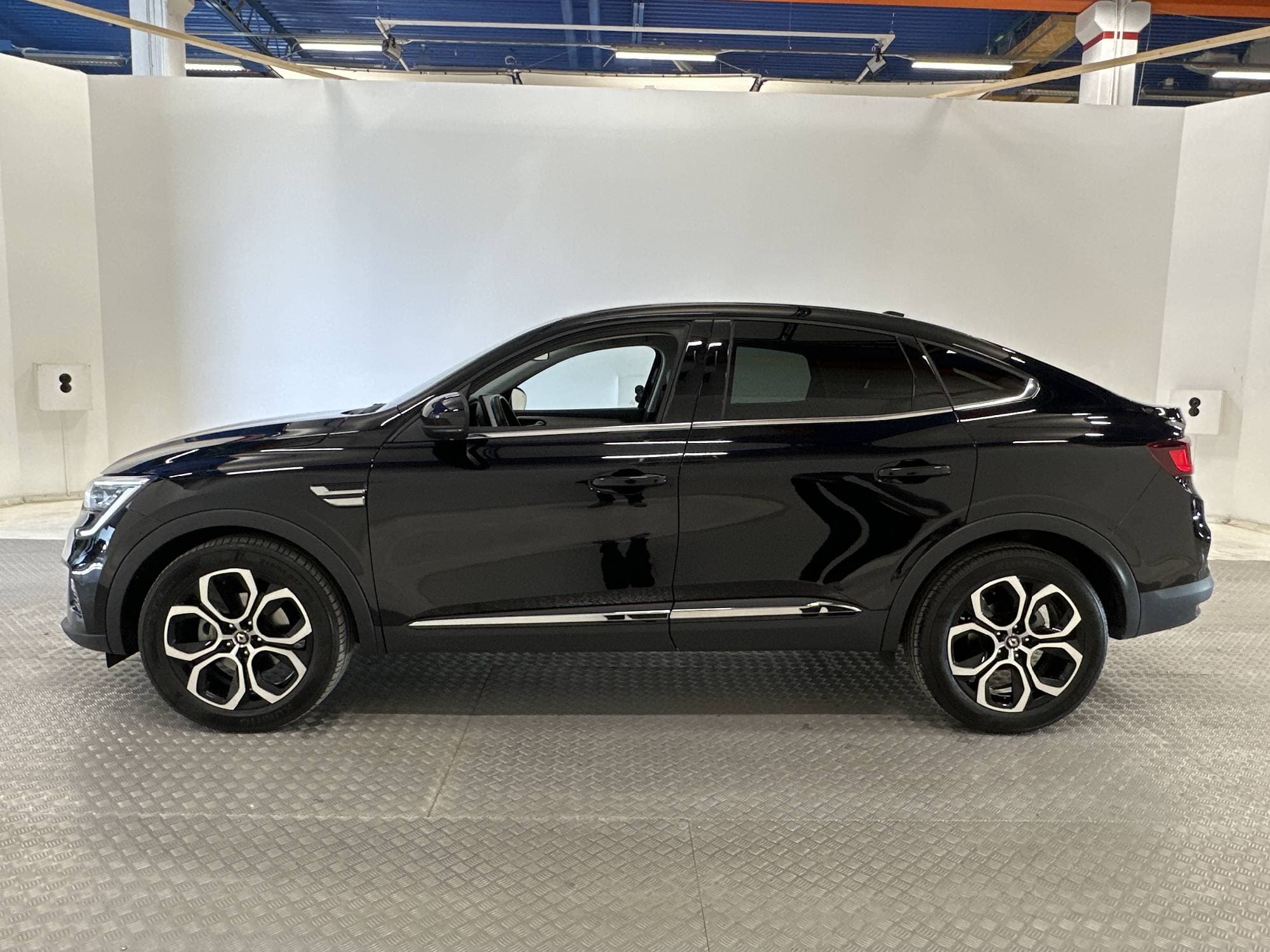 Renault Arkana E-TECH 143hk Cockpit Navi B-Kamera Rattvärme