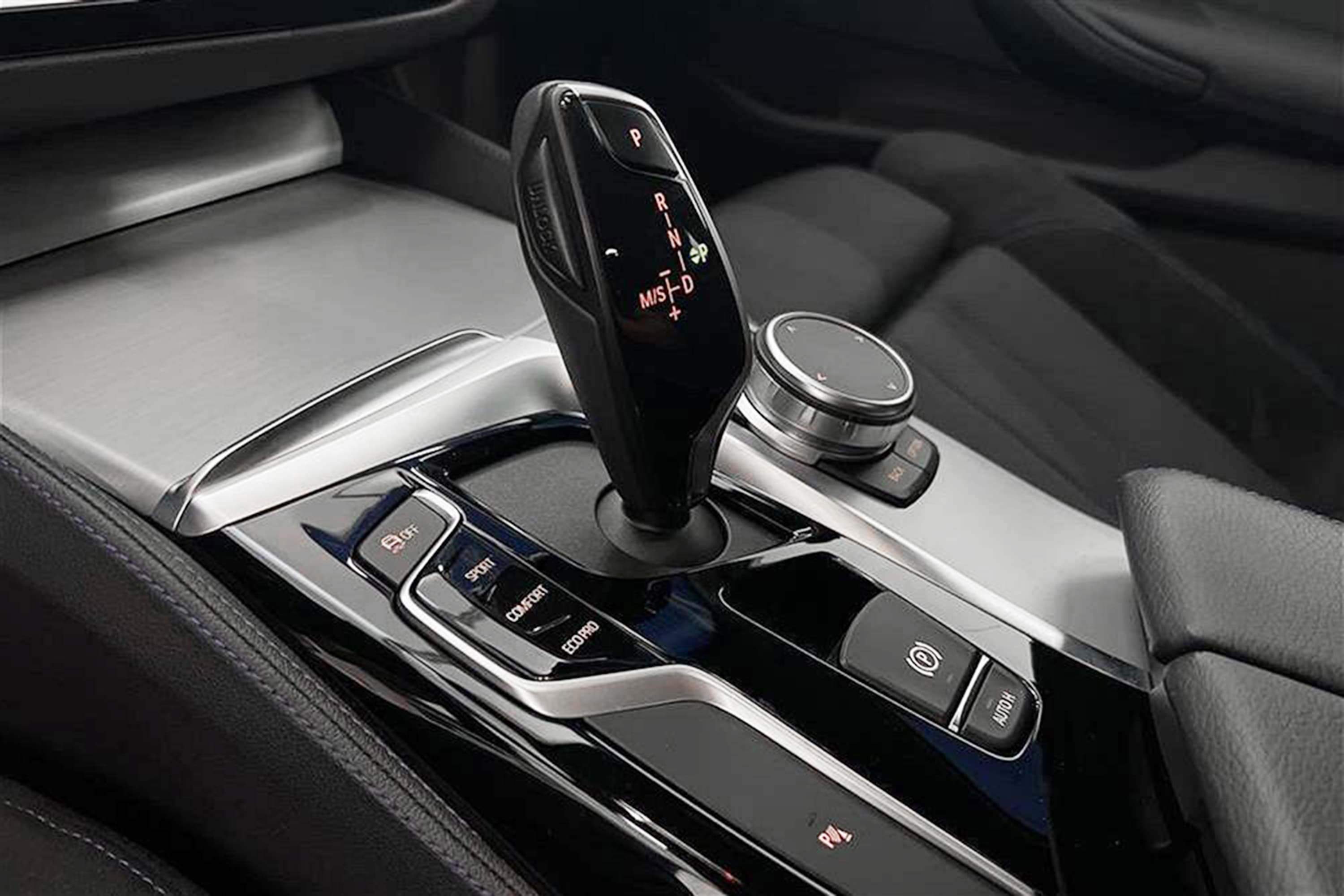 BMW 520 d xDrive 190hk M-Sport HiFi Kamera Navi Värmare Draginteriör
