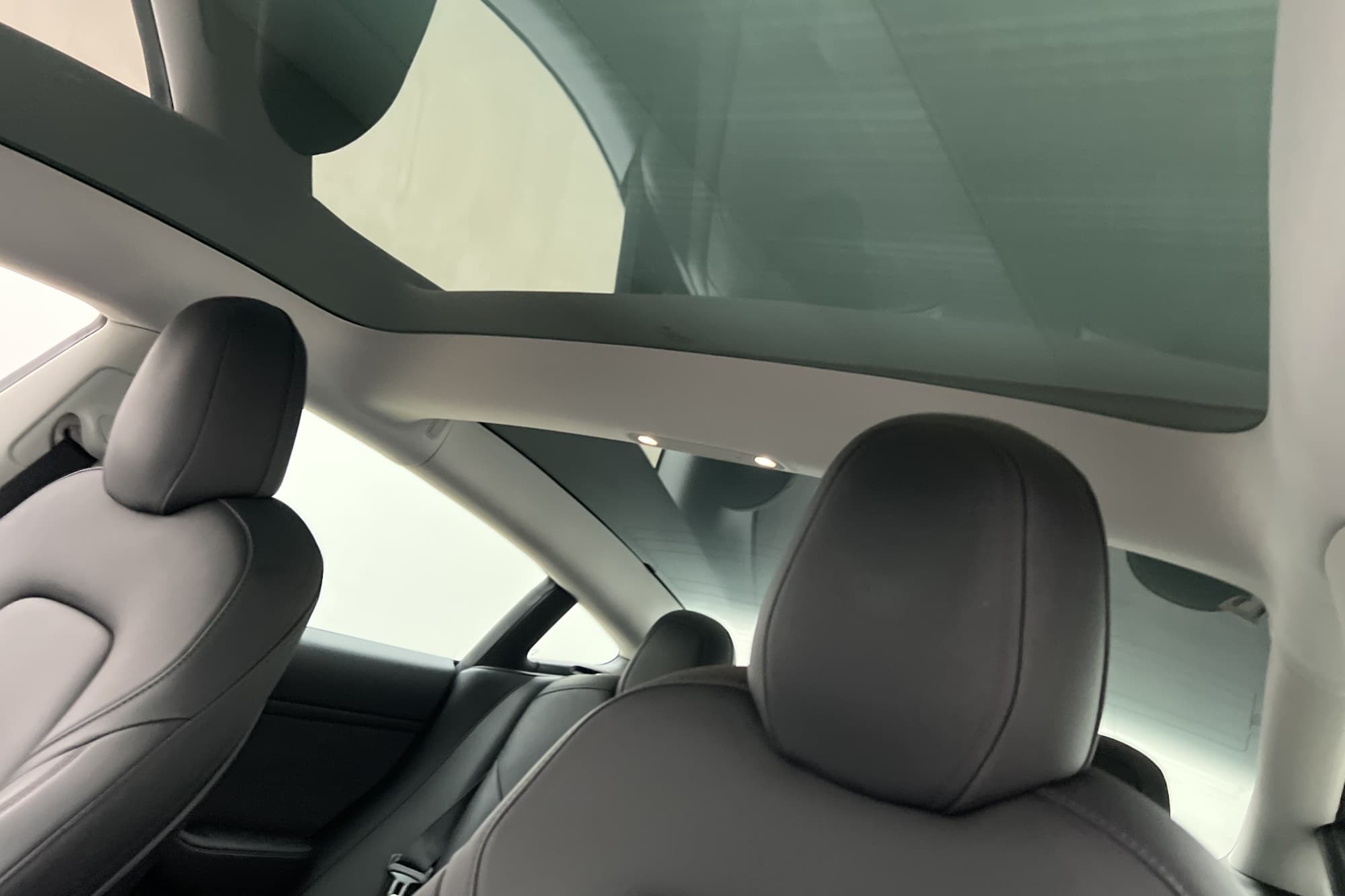 Tesla Model 3 Standard Range Plus Autopilot Svensksåld