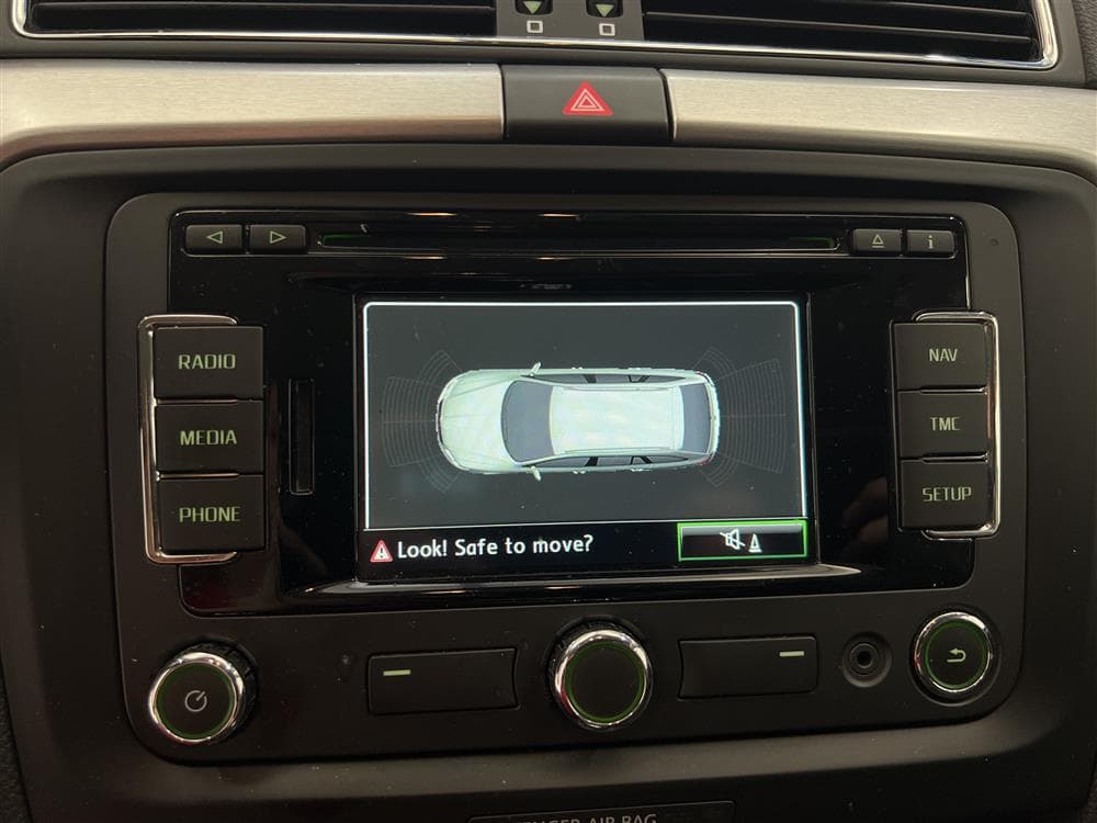 Skoda Superb 2.0 TDI 170hk Värmare Navi Drag 0,54l/milinteriör