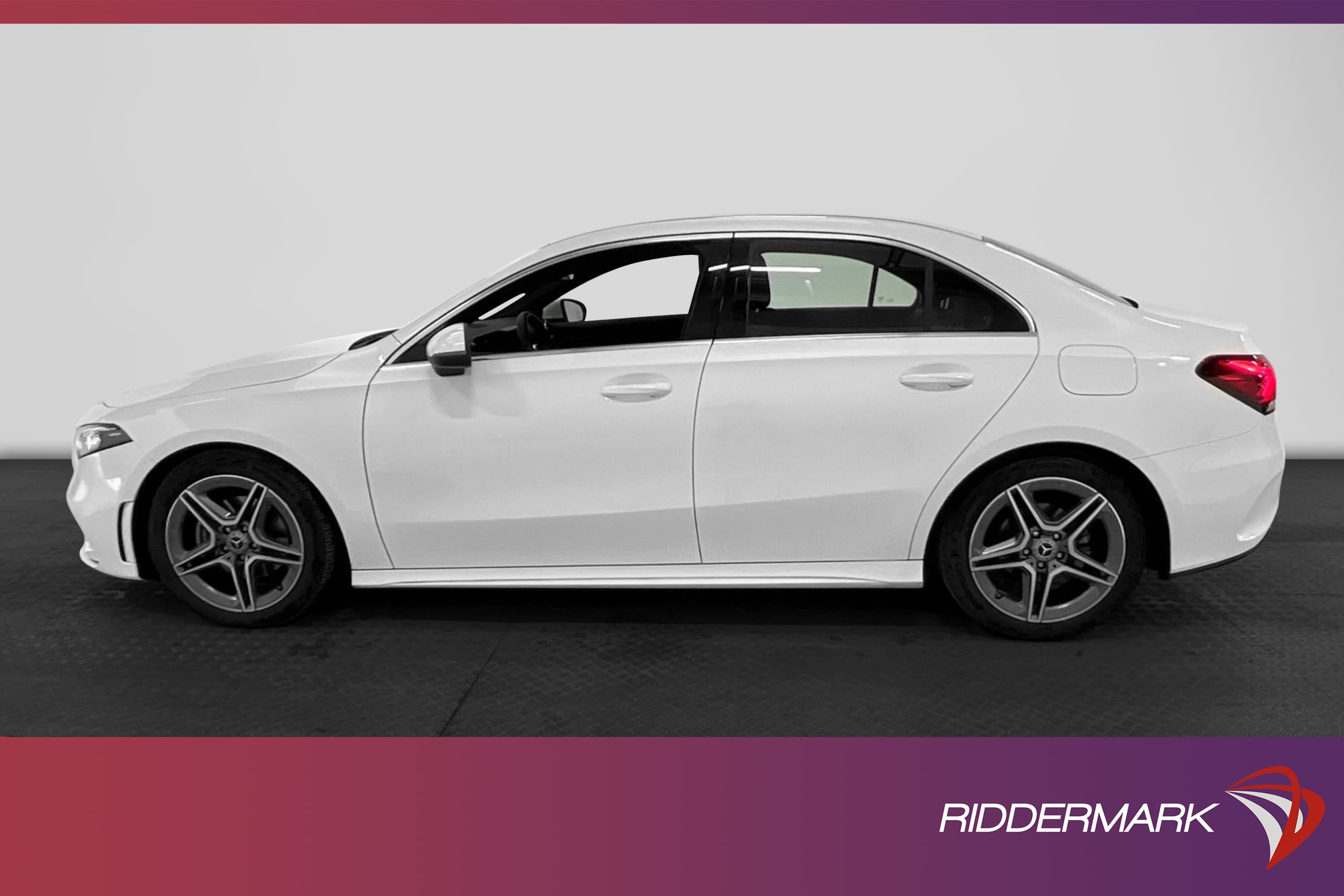 Mercedes-Benz A 180 Sedan 7G-DCT 136hk